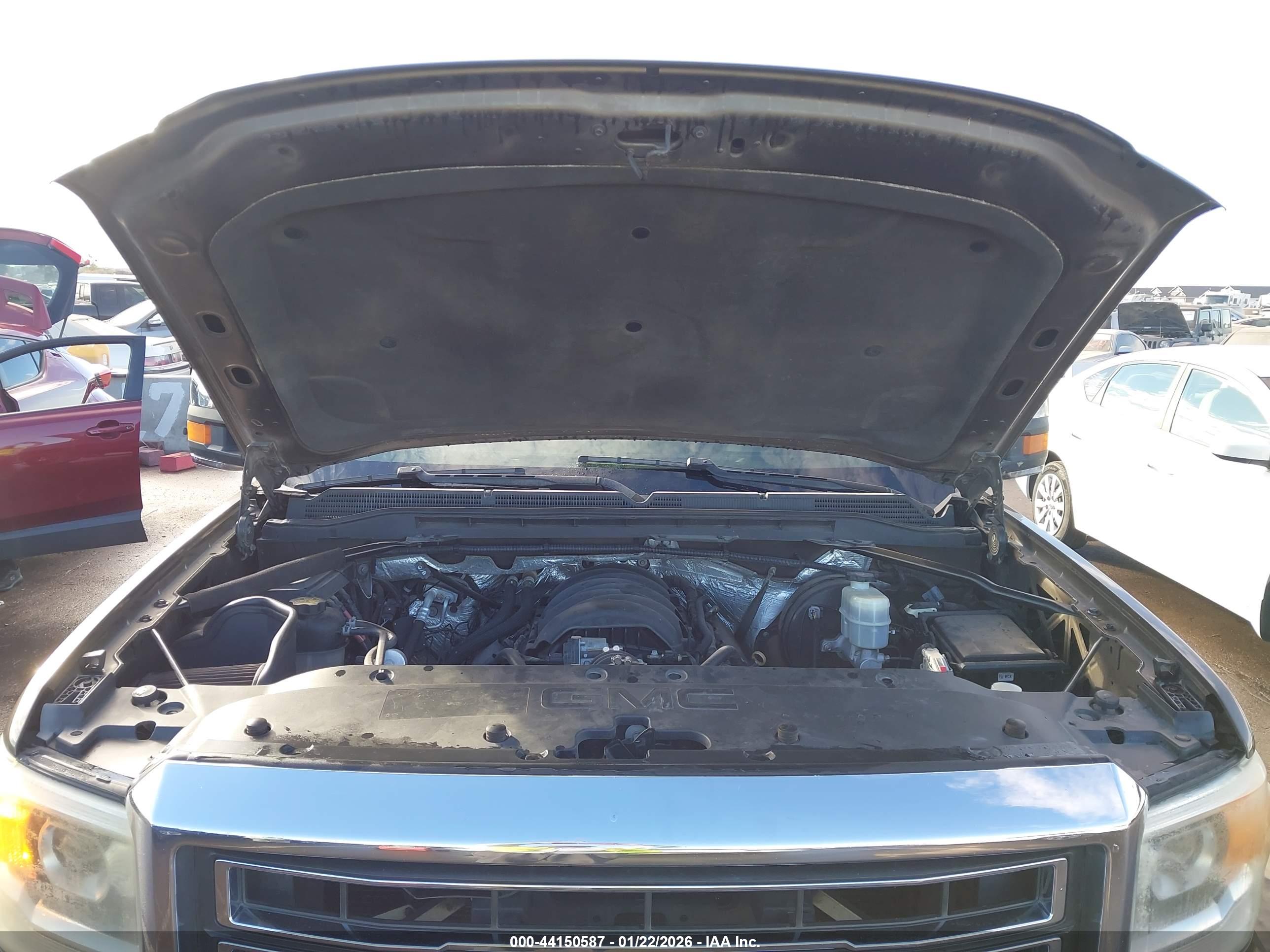 GMC SIERRA image 10