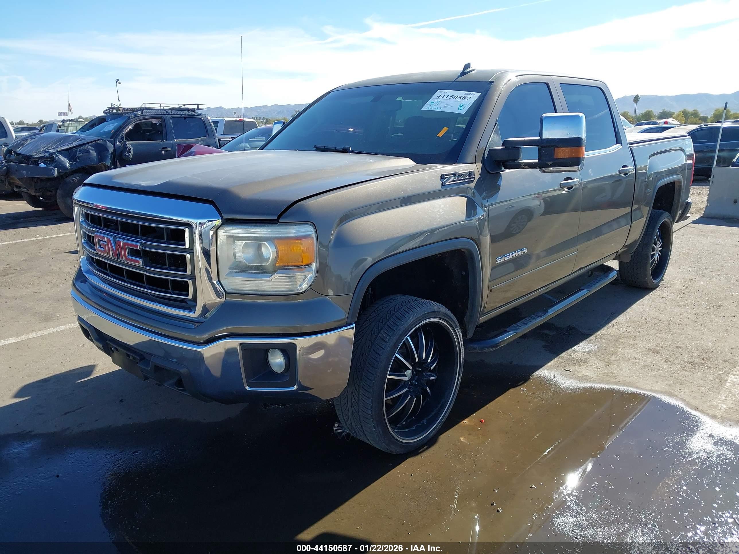 GMC SIERRA image 2