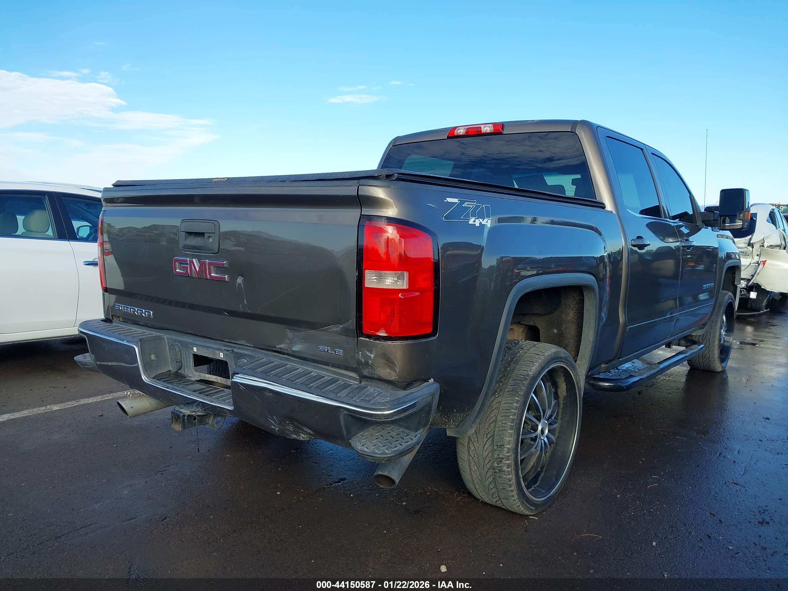 GMC SIERRA image 6