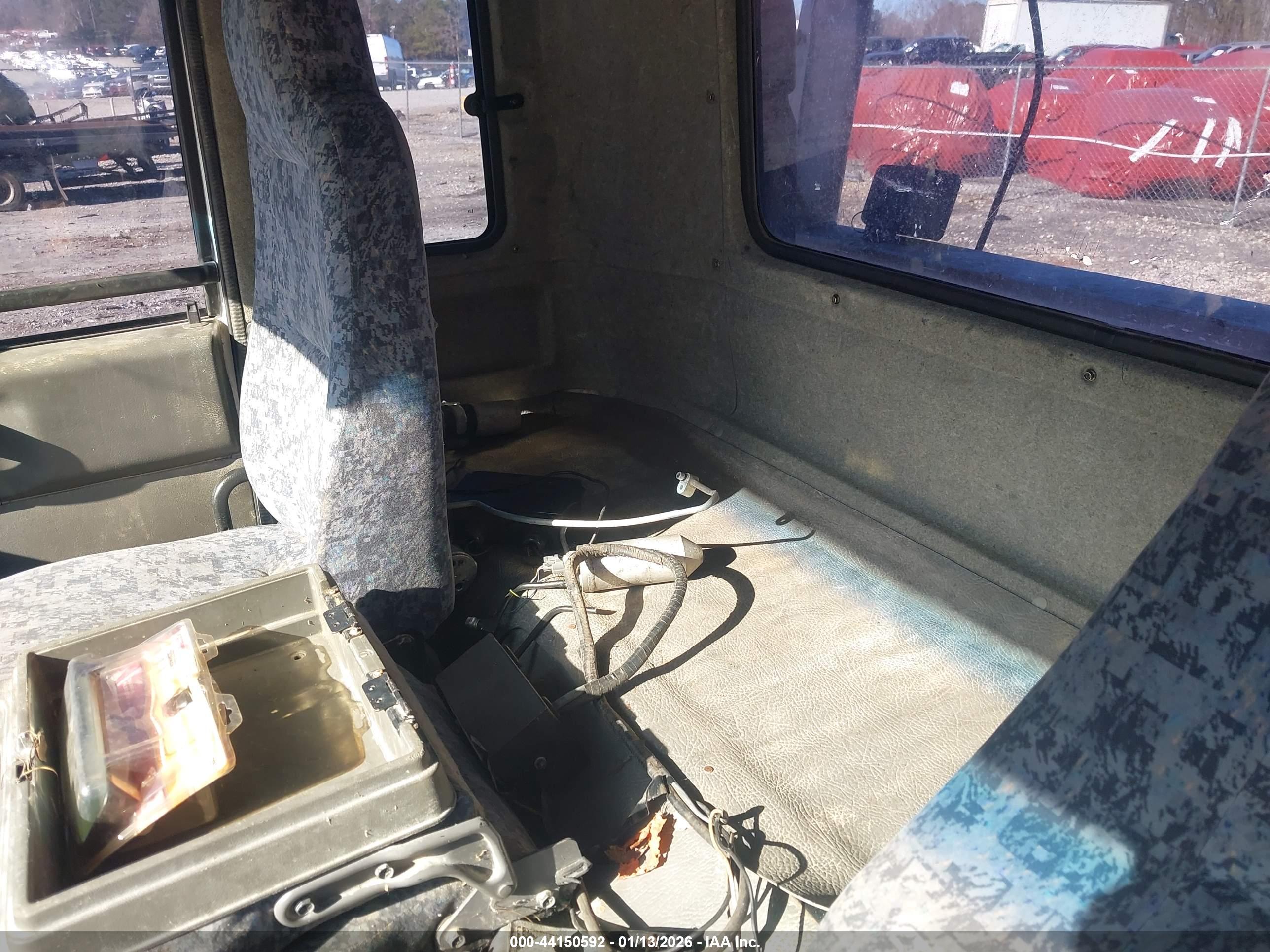 NISSAN DIESEL image 7