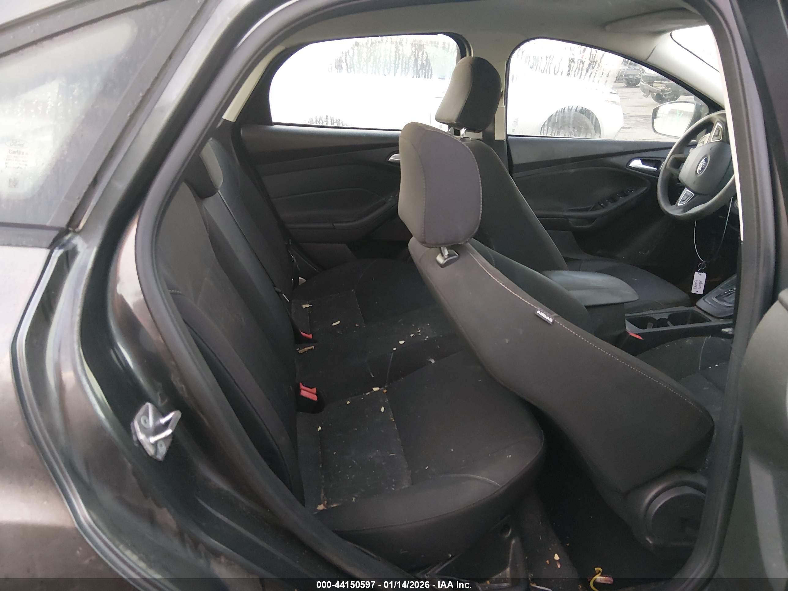 FORD FOCUS image 8