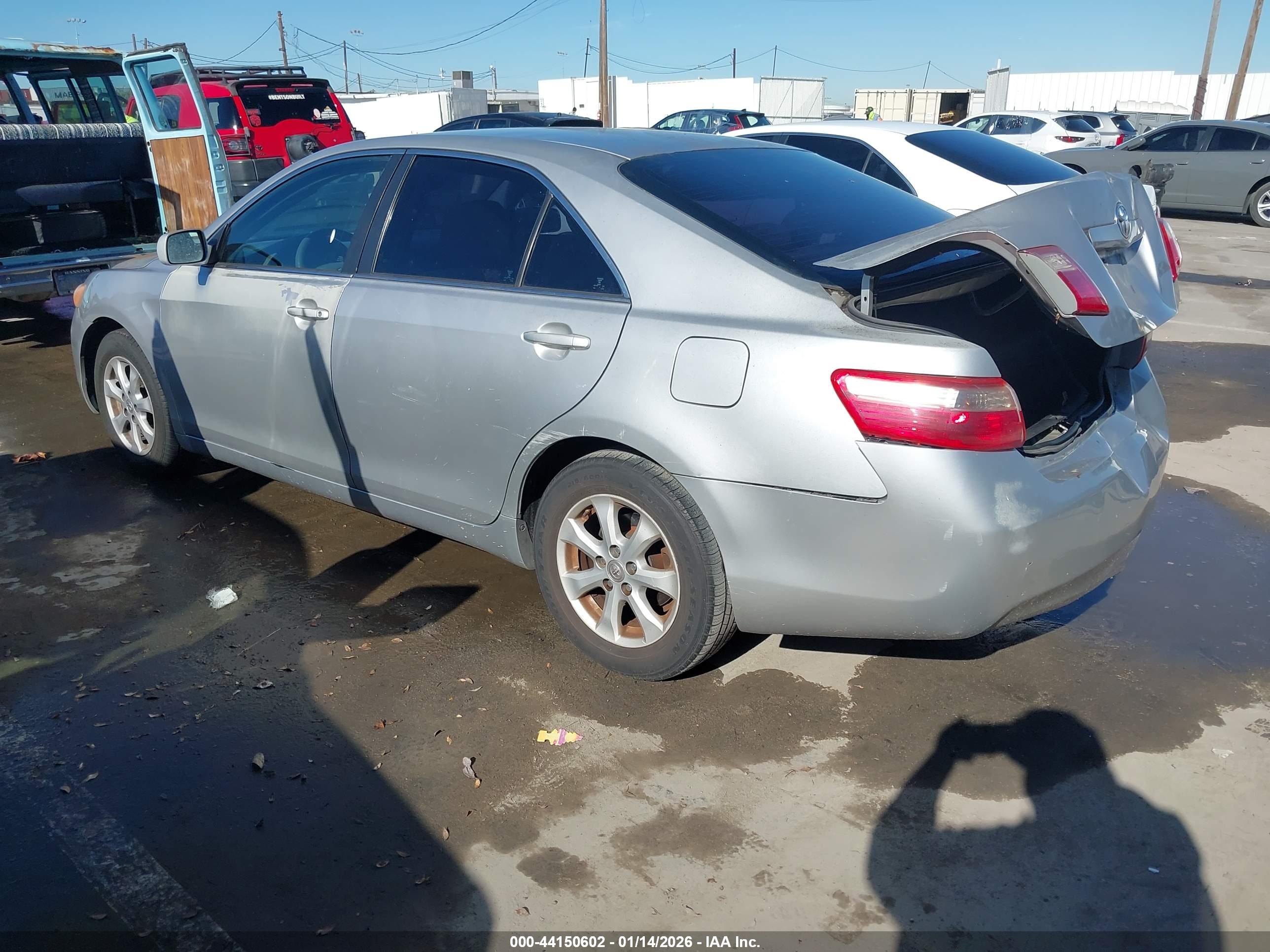 TOYOTA CAMRY image 3