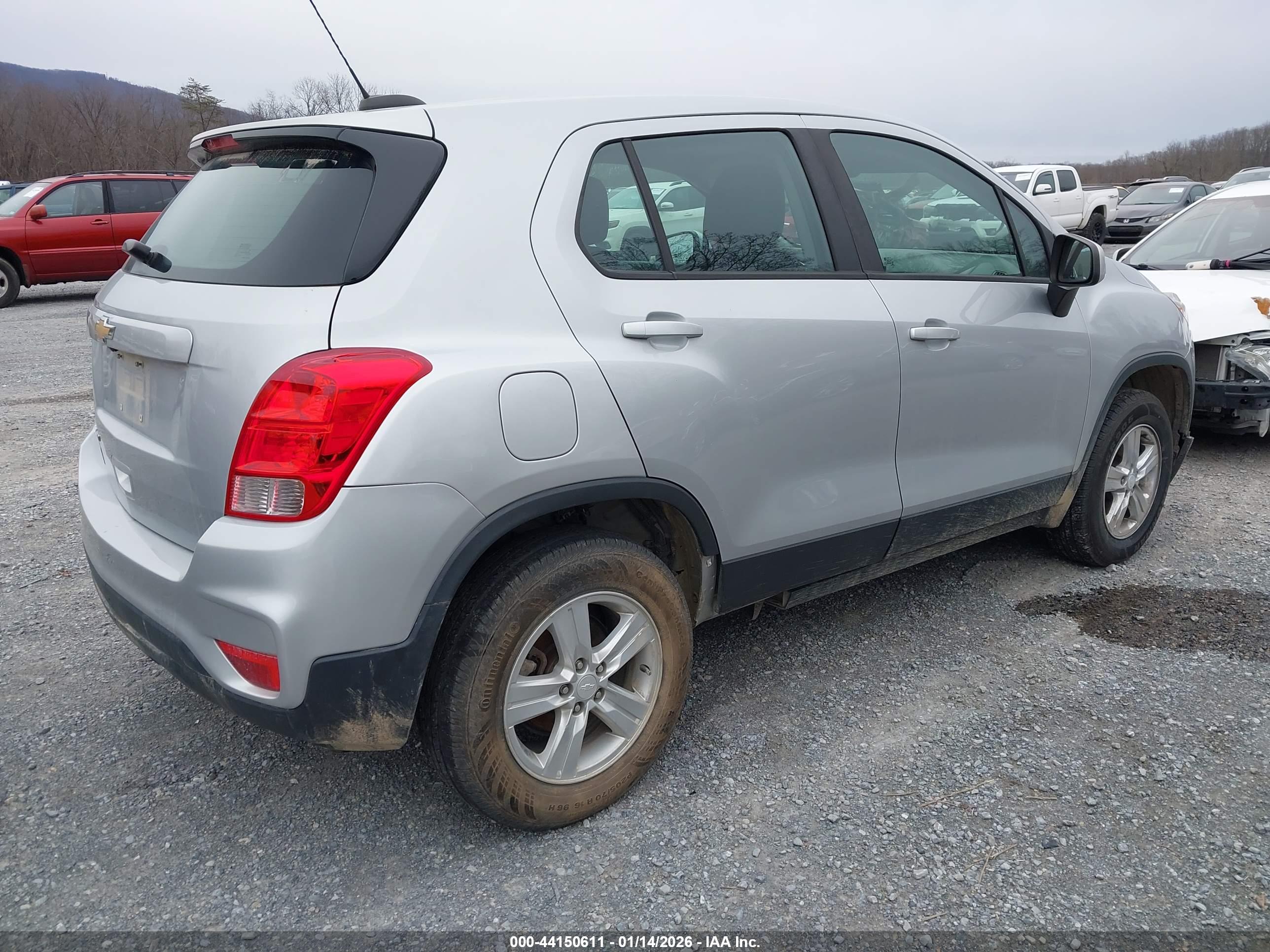 CHEVROLET TRAX image 4