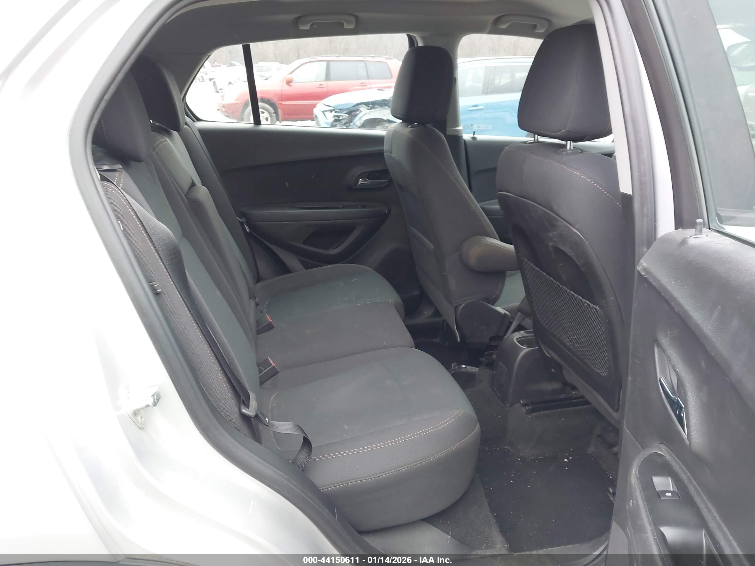 CHEVROLET TRAX image 8