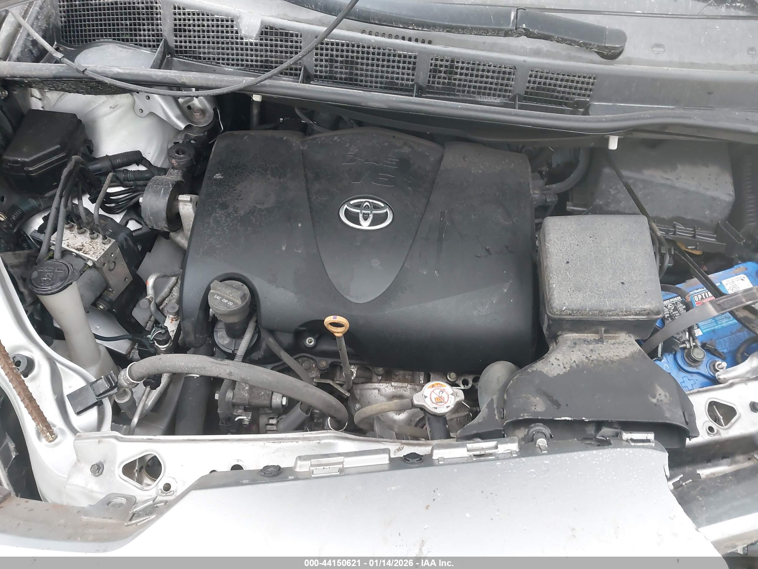 TOYOTA SIENNA image 10