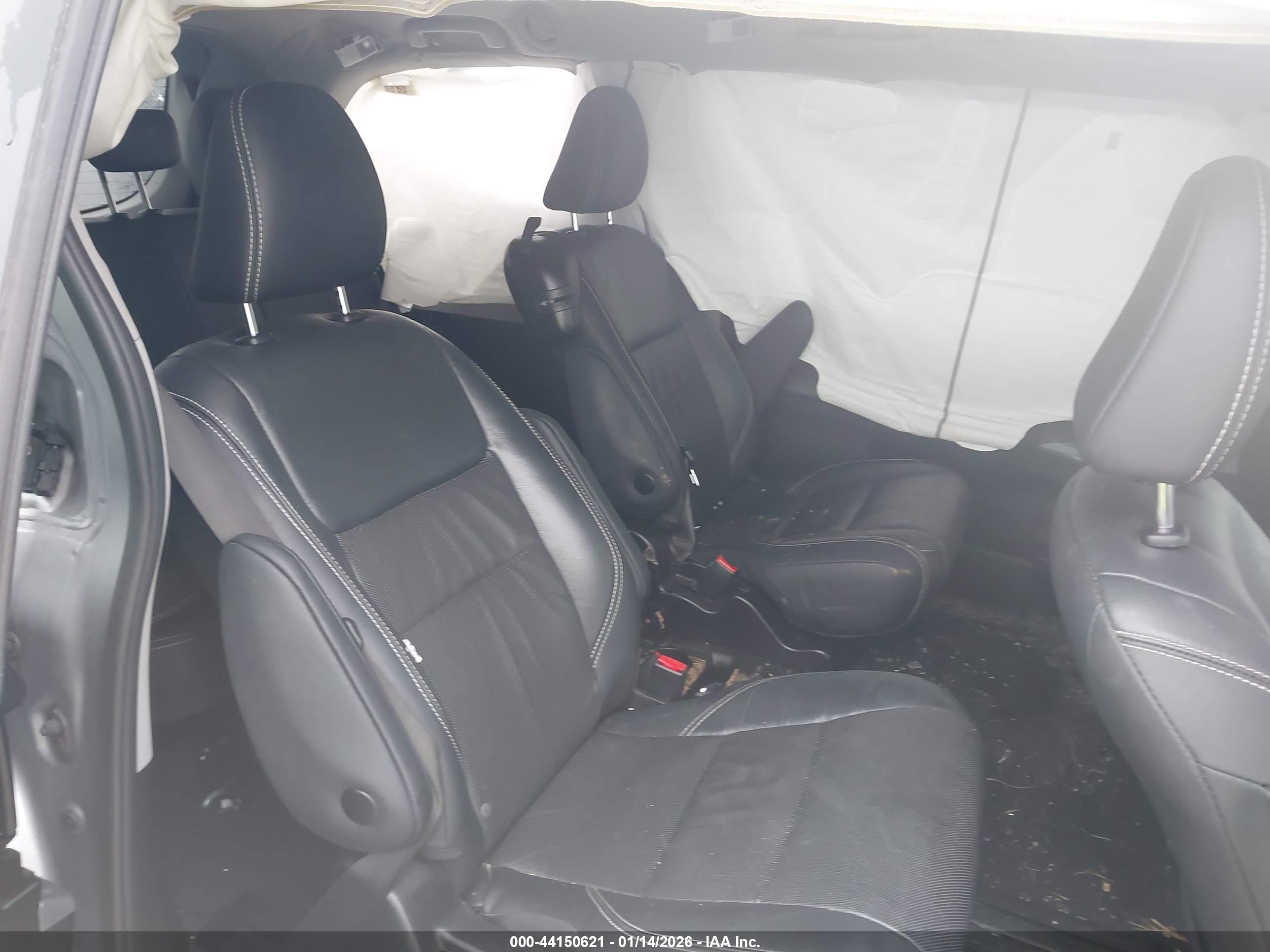 TOYOTA SIENNA image 8