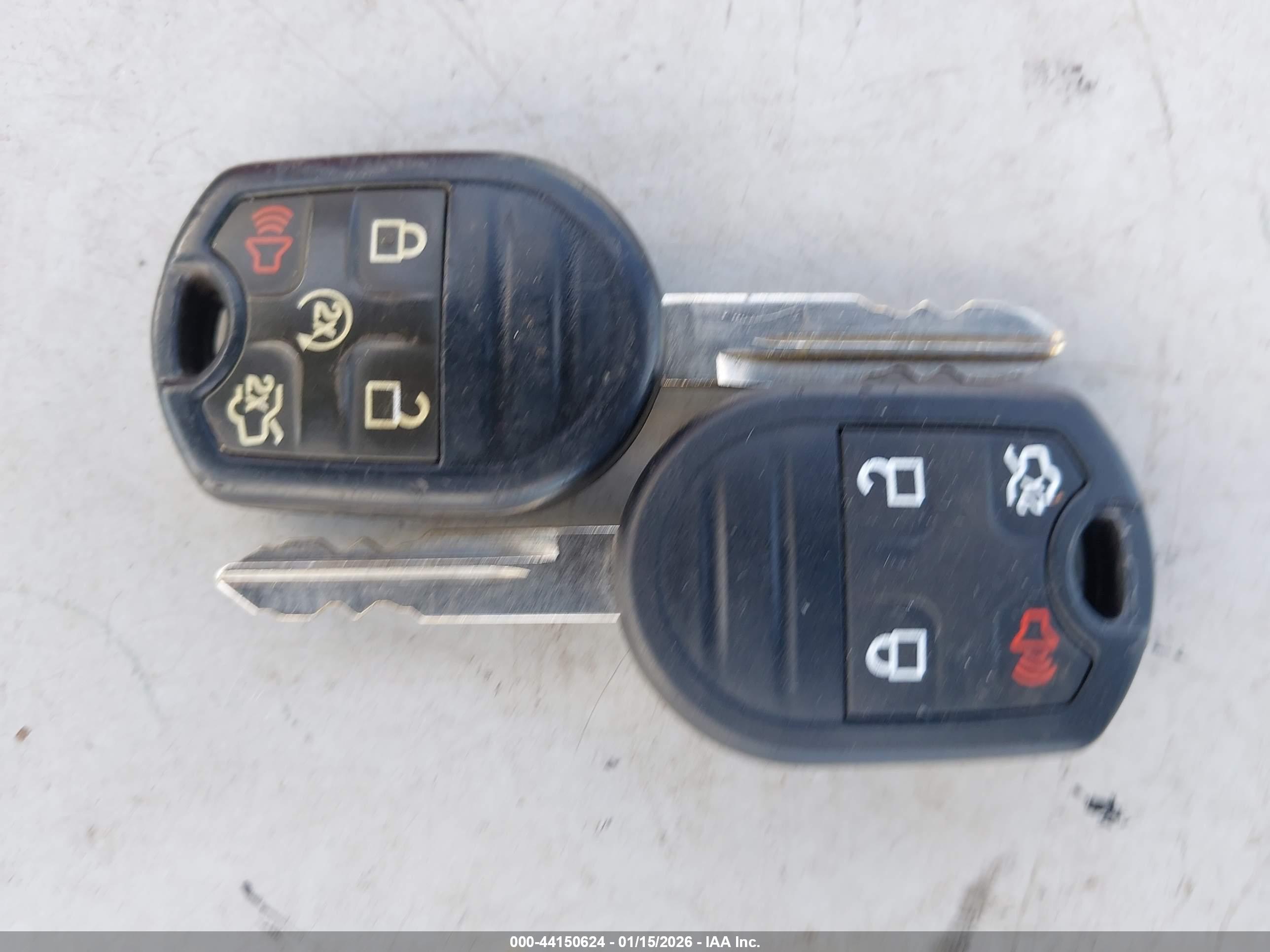 FORD TAURUS image 11