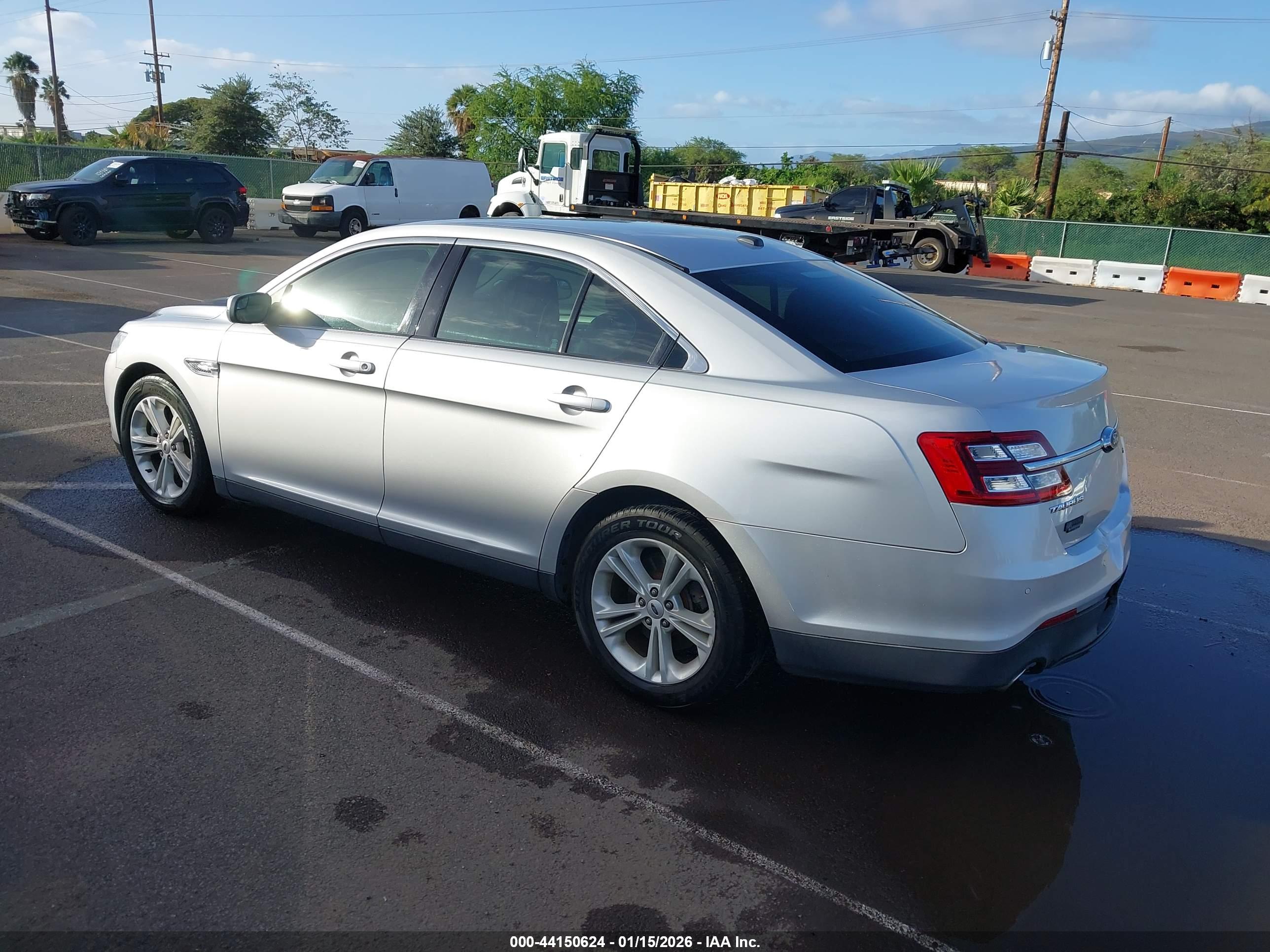 FORD TAURUS image 3