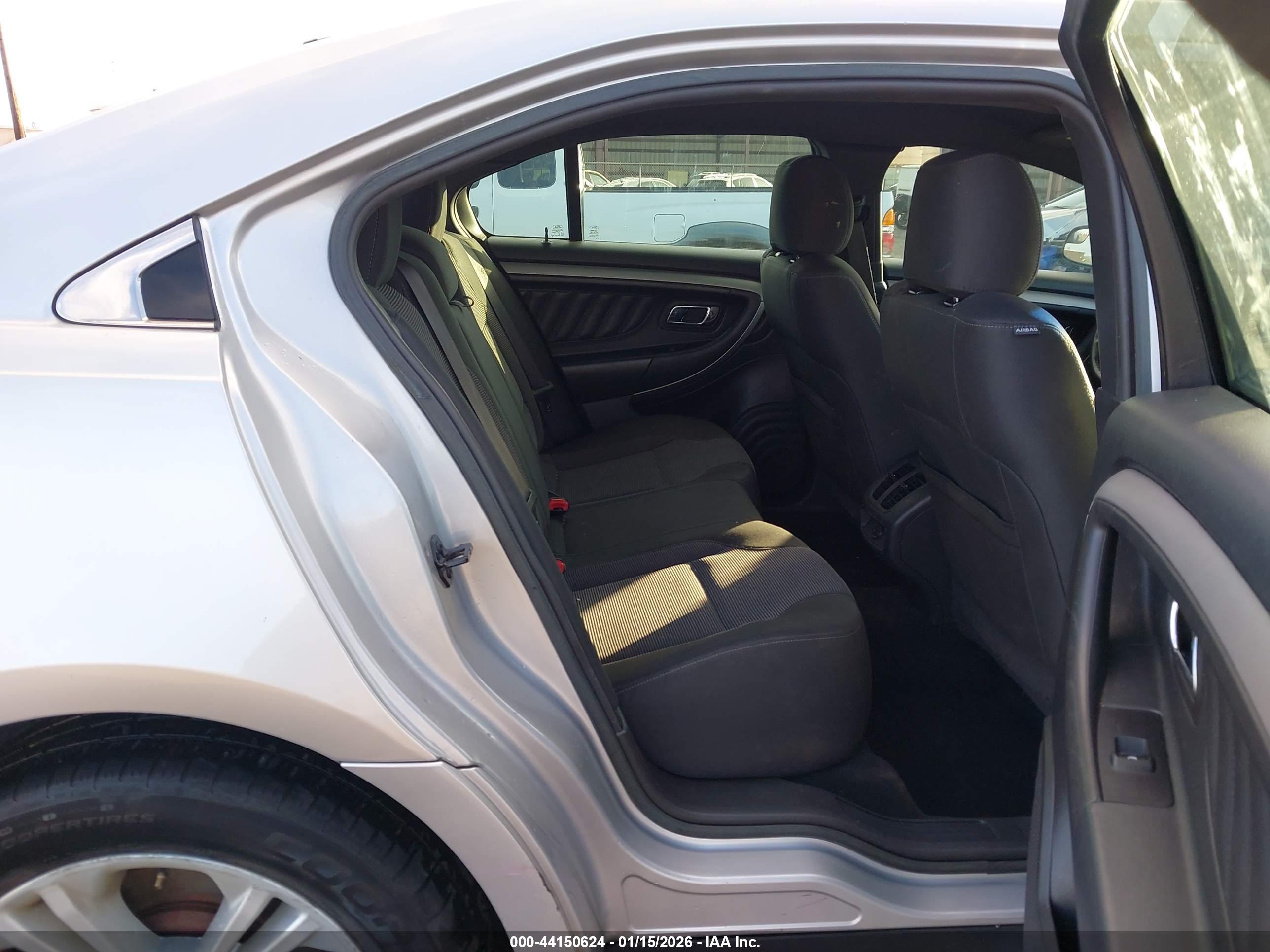 FORD TAURUS image 8