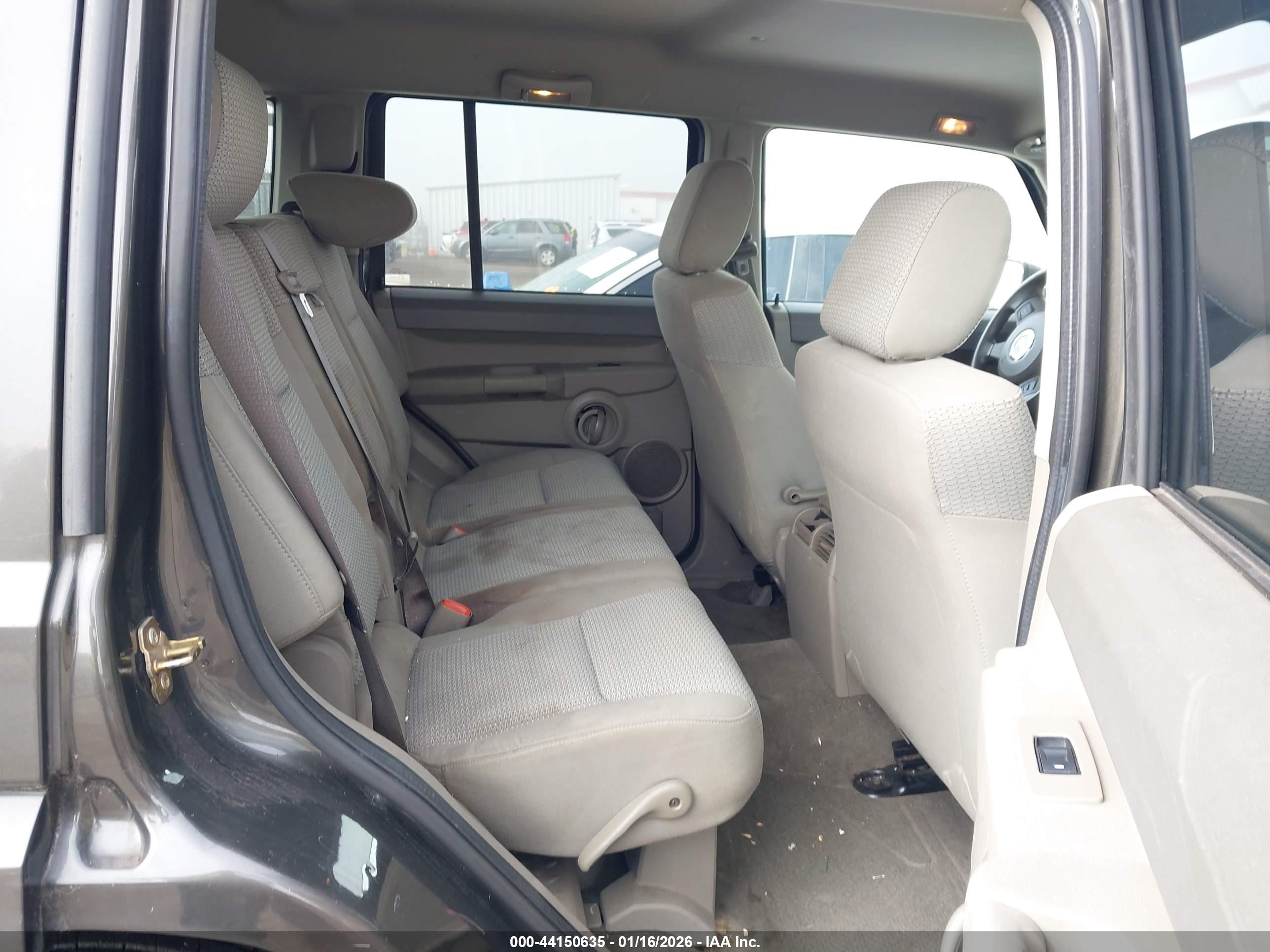 JEEP COMMANDER image 8