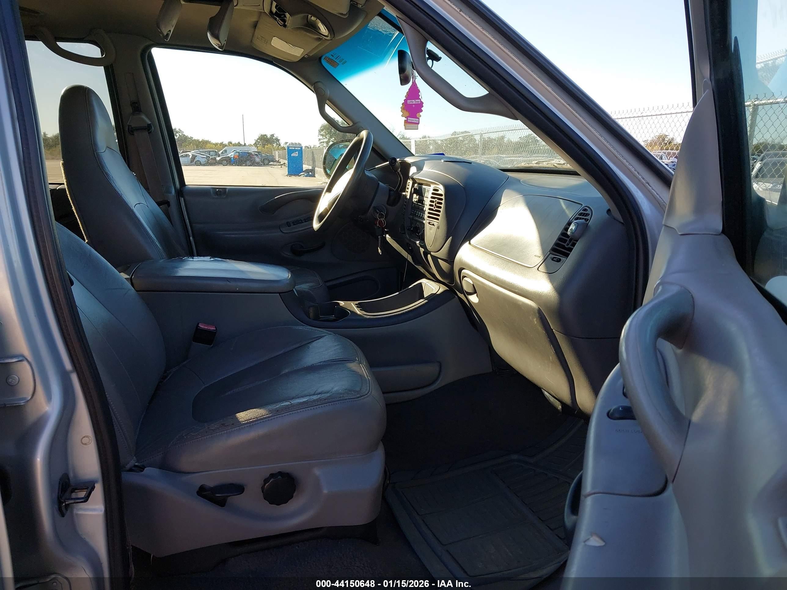 FORD EXPEDITION image 5