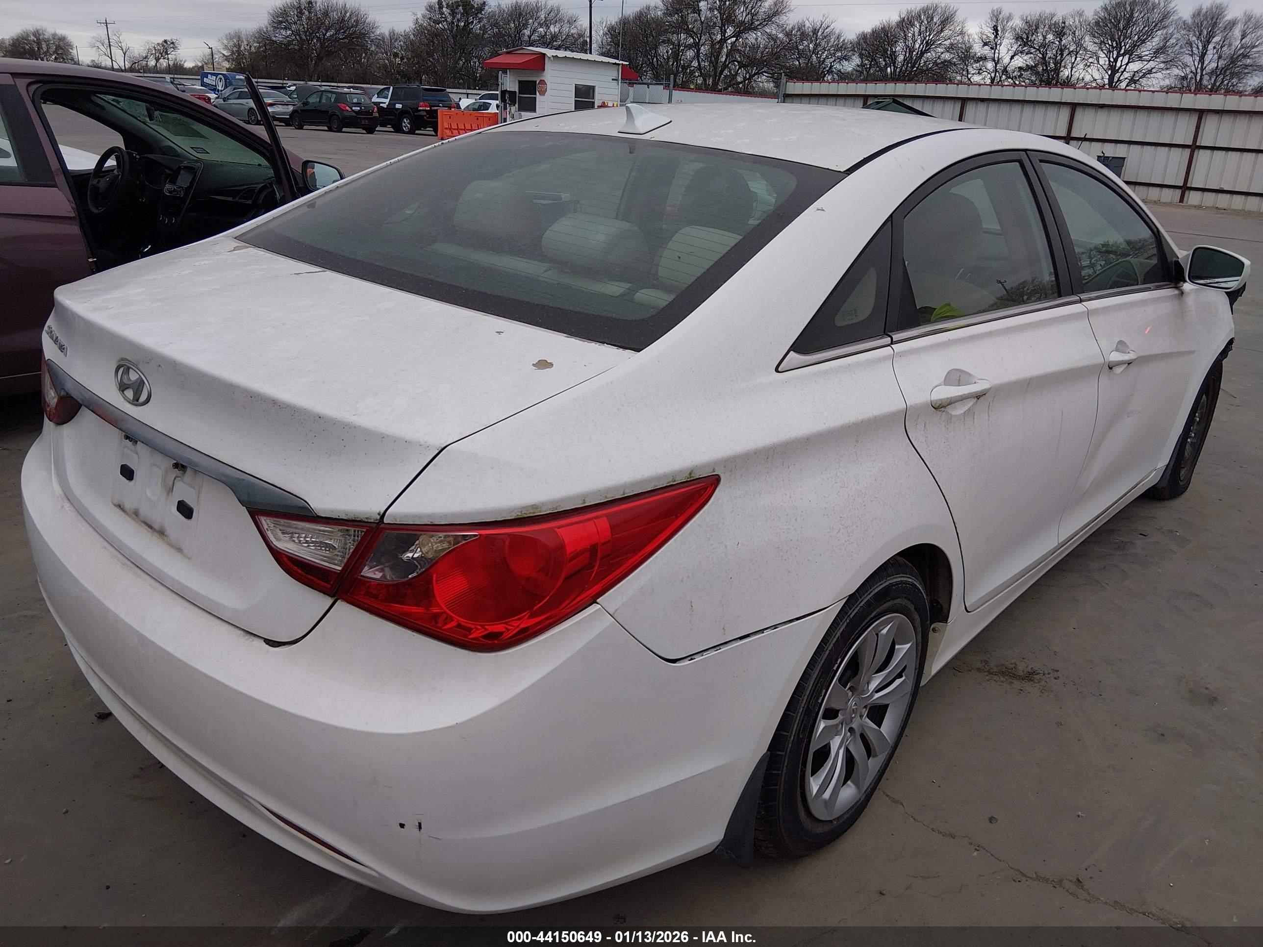 HYUNDAI SONATA image 4