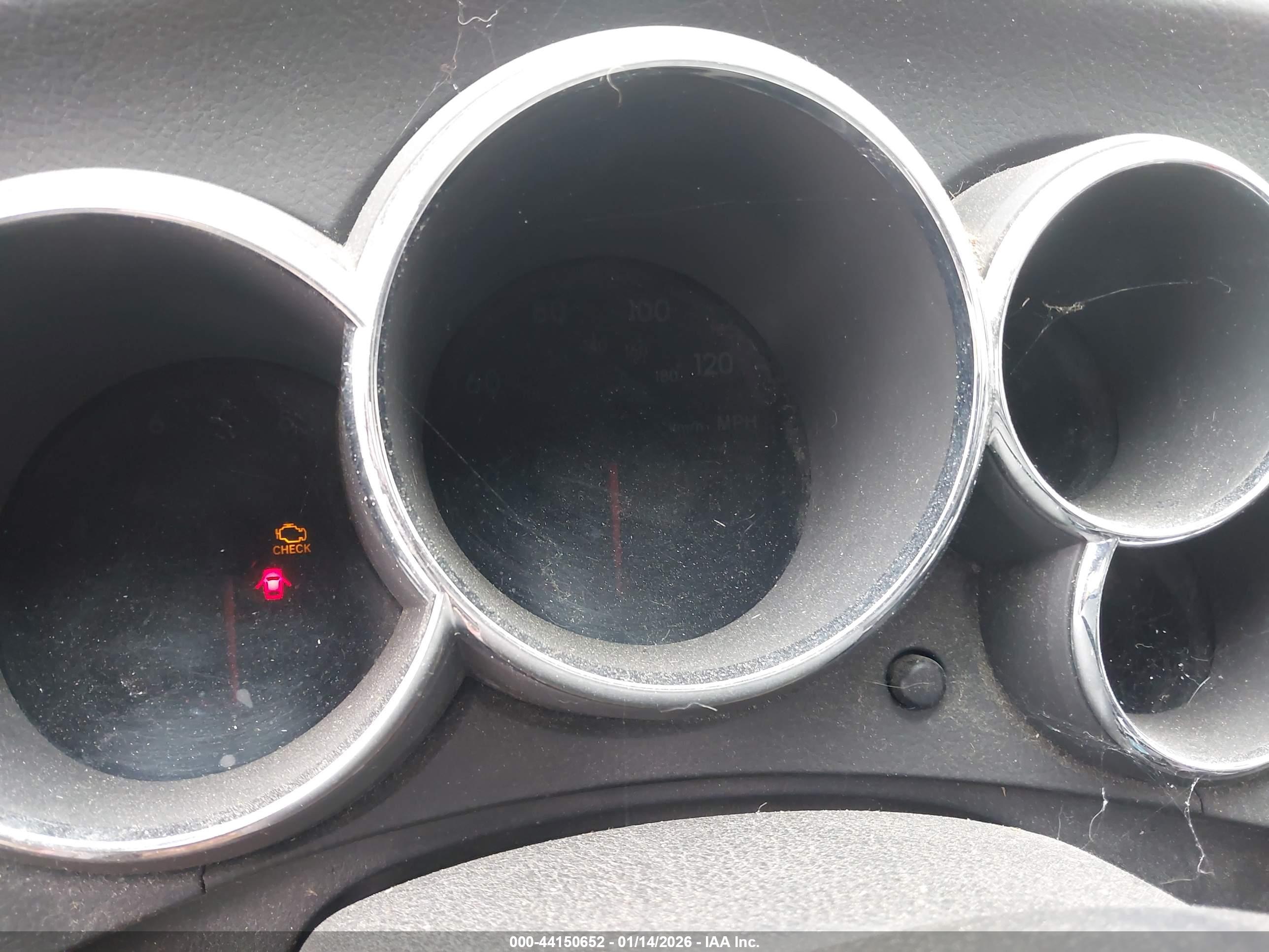 PONTIAC VIBE image 7