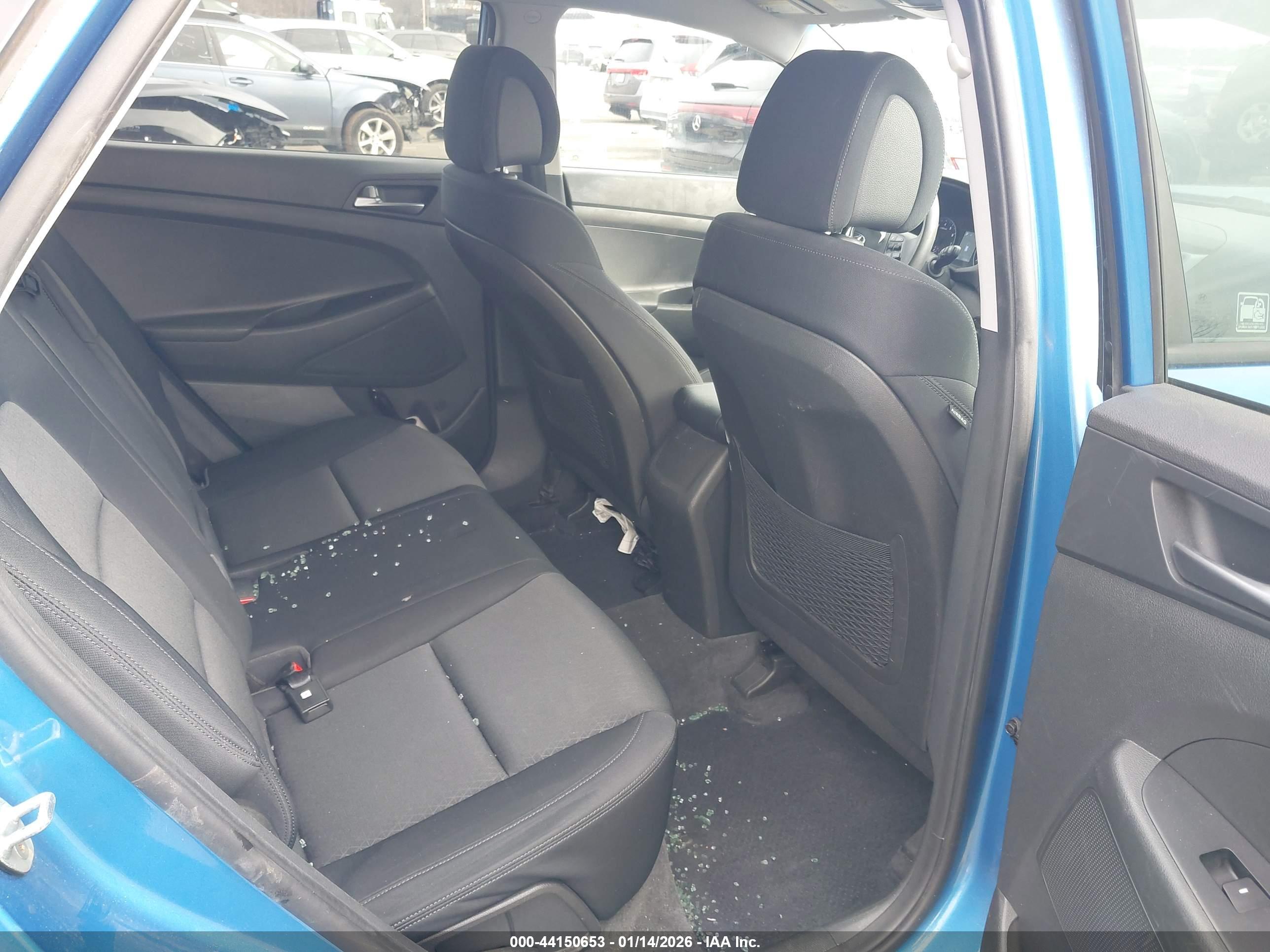 HYUNDAI TUCSON image 8