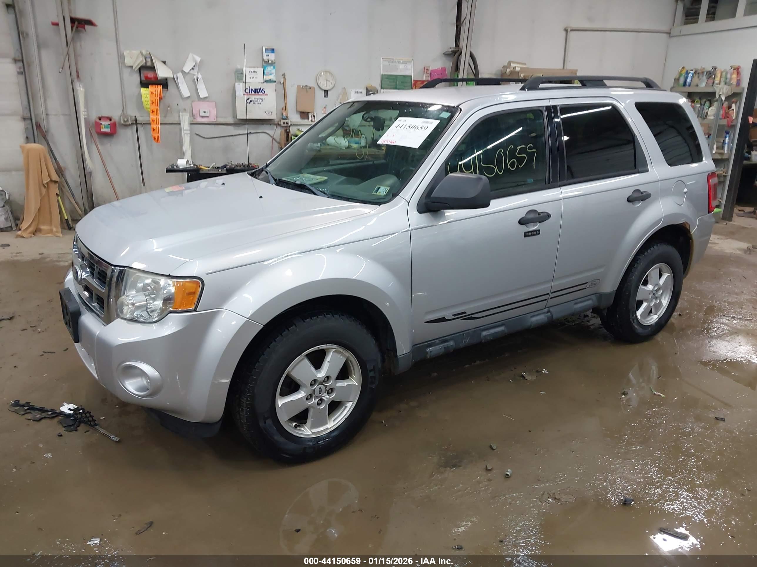 FORD ESCAPE image 2
