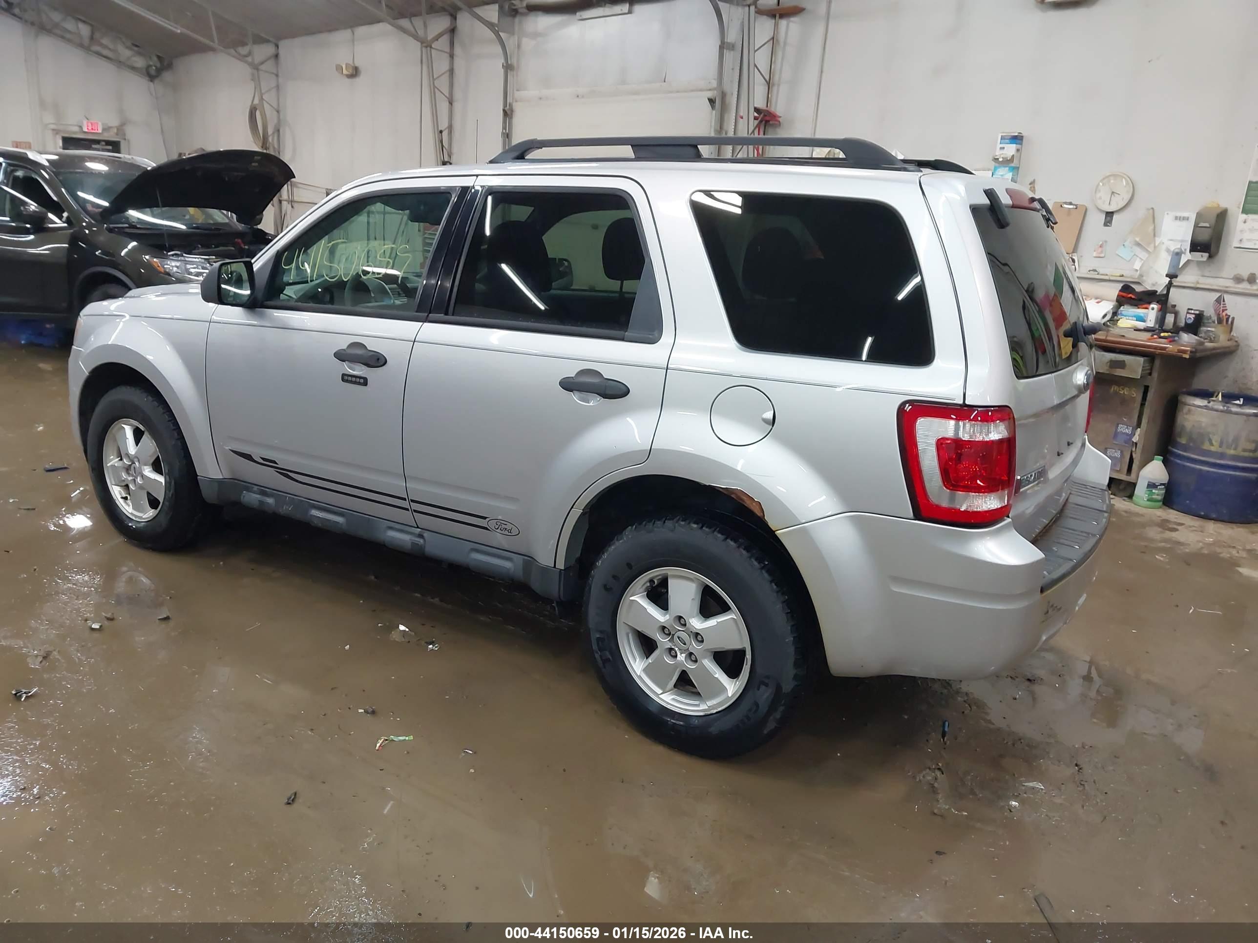 FORD ESCAPE image 3