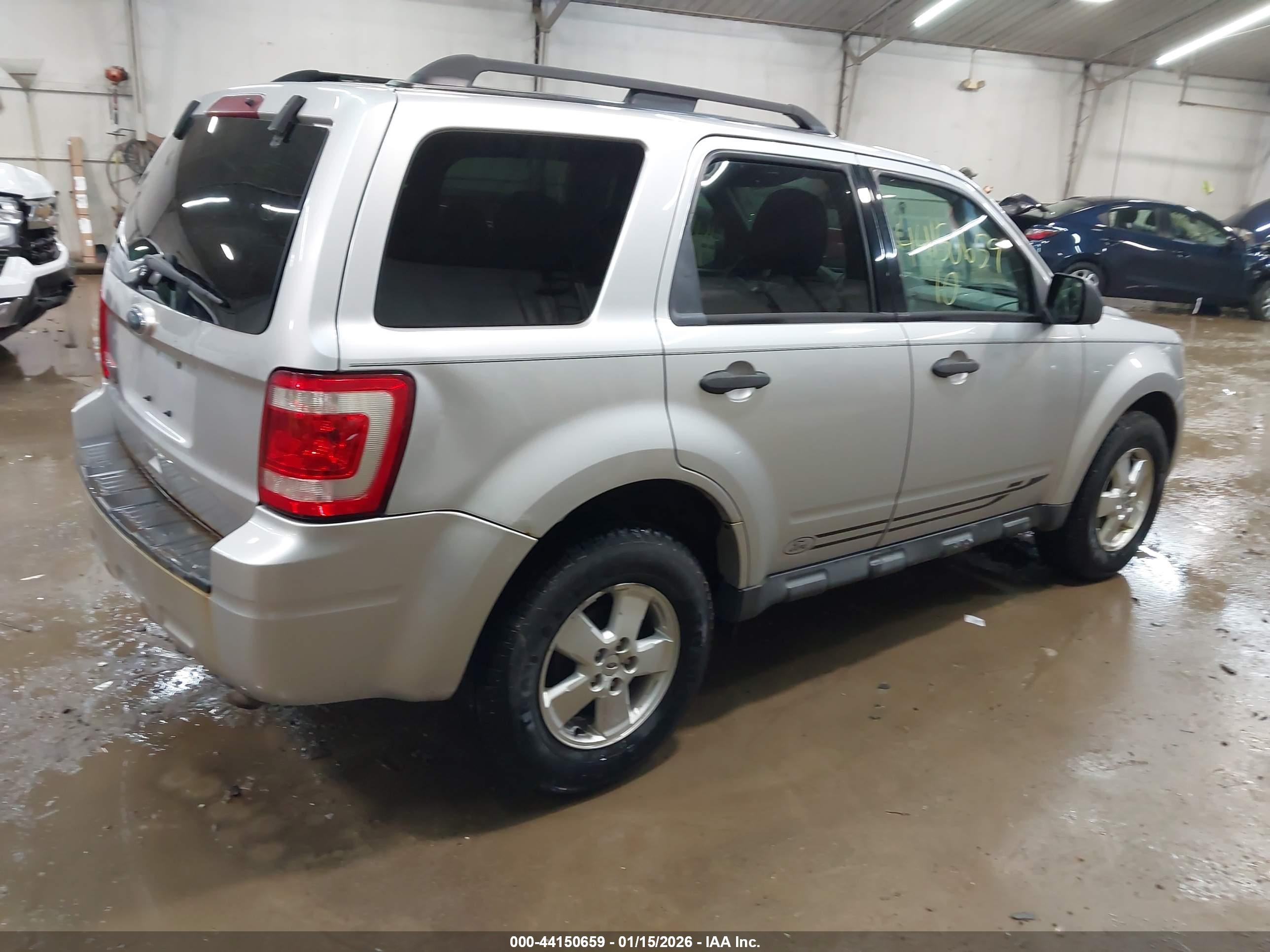 FORD ESCAPE image 4