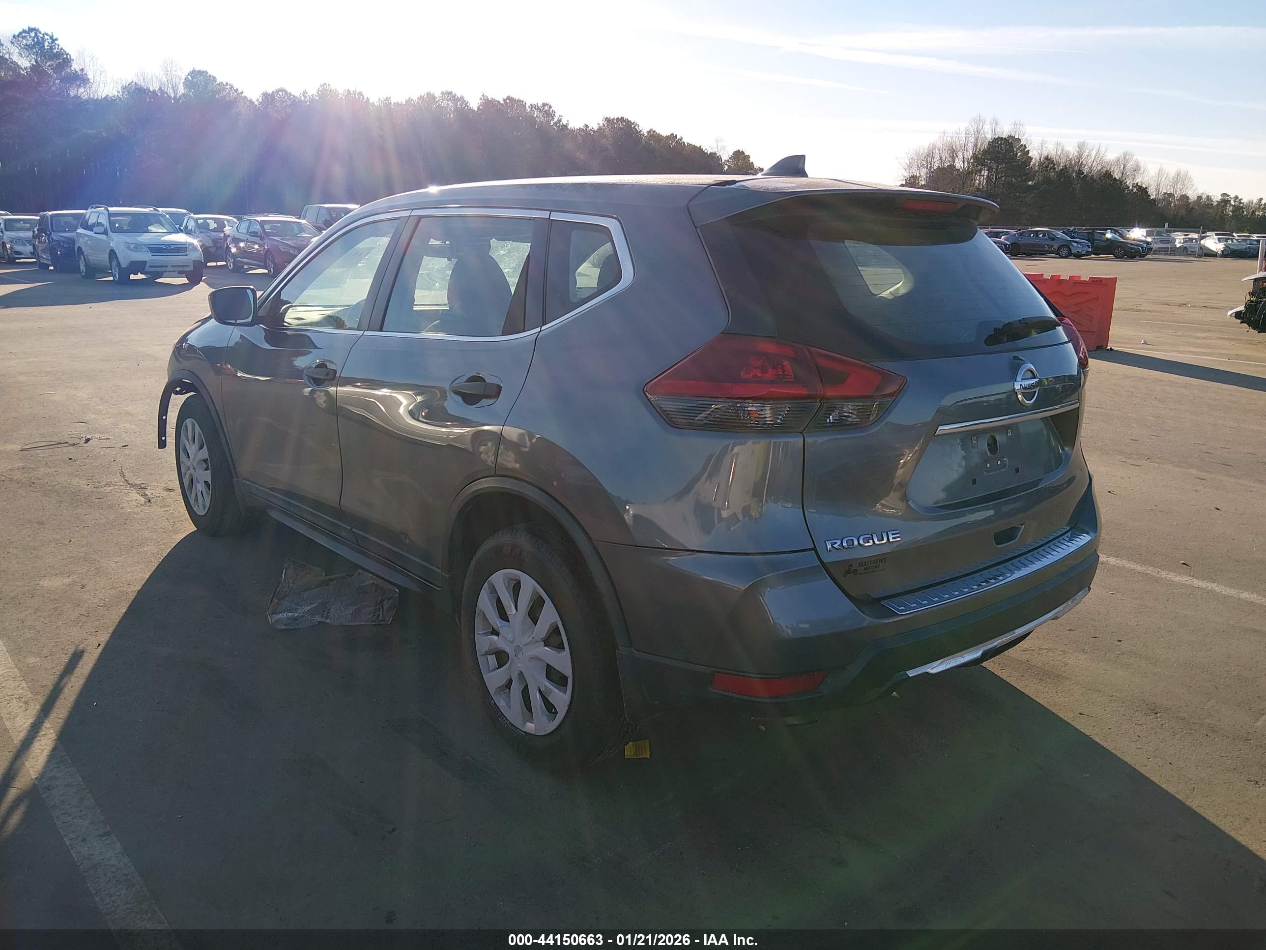 NISSAN ROGUE image 3