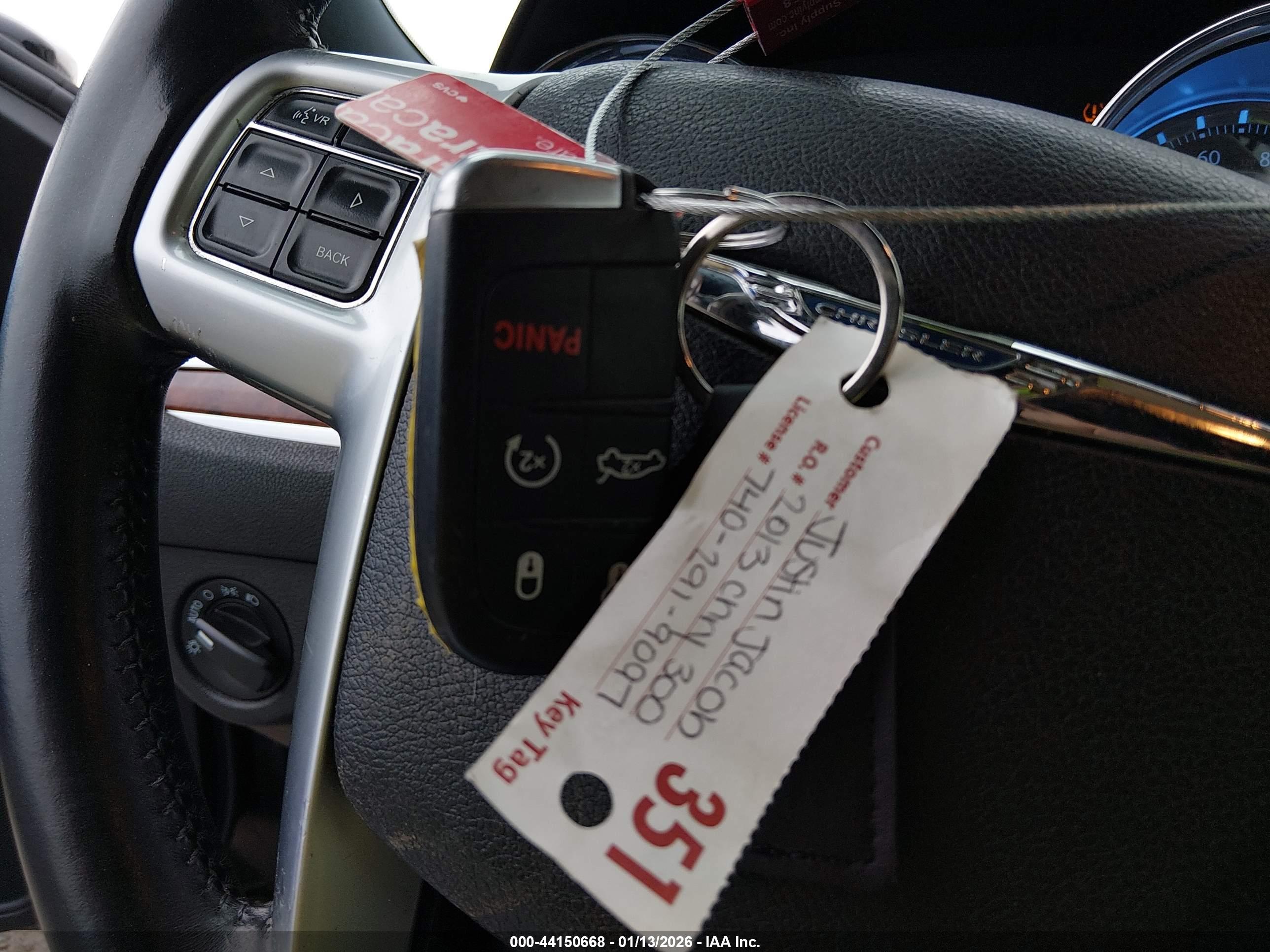 CHRYSLER 300 image 11