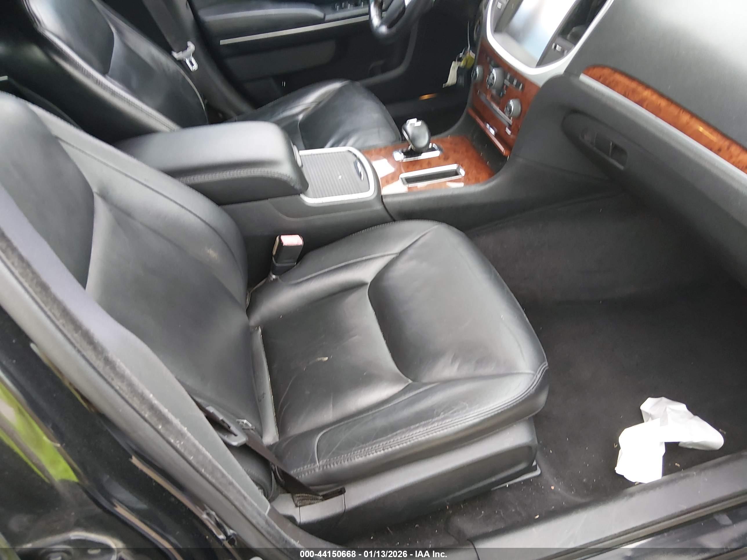 CHRYSLER 300 image 5