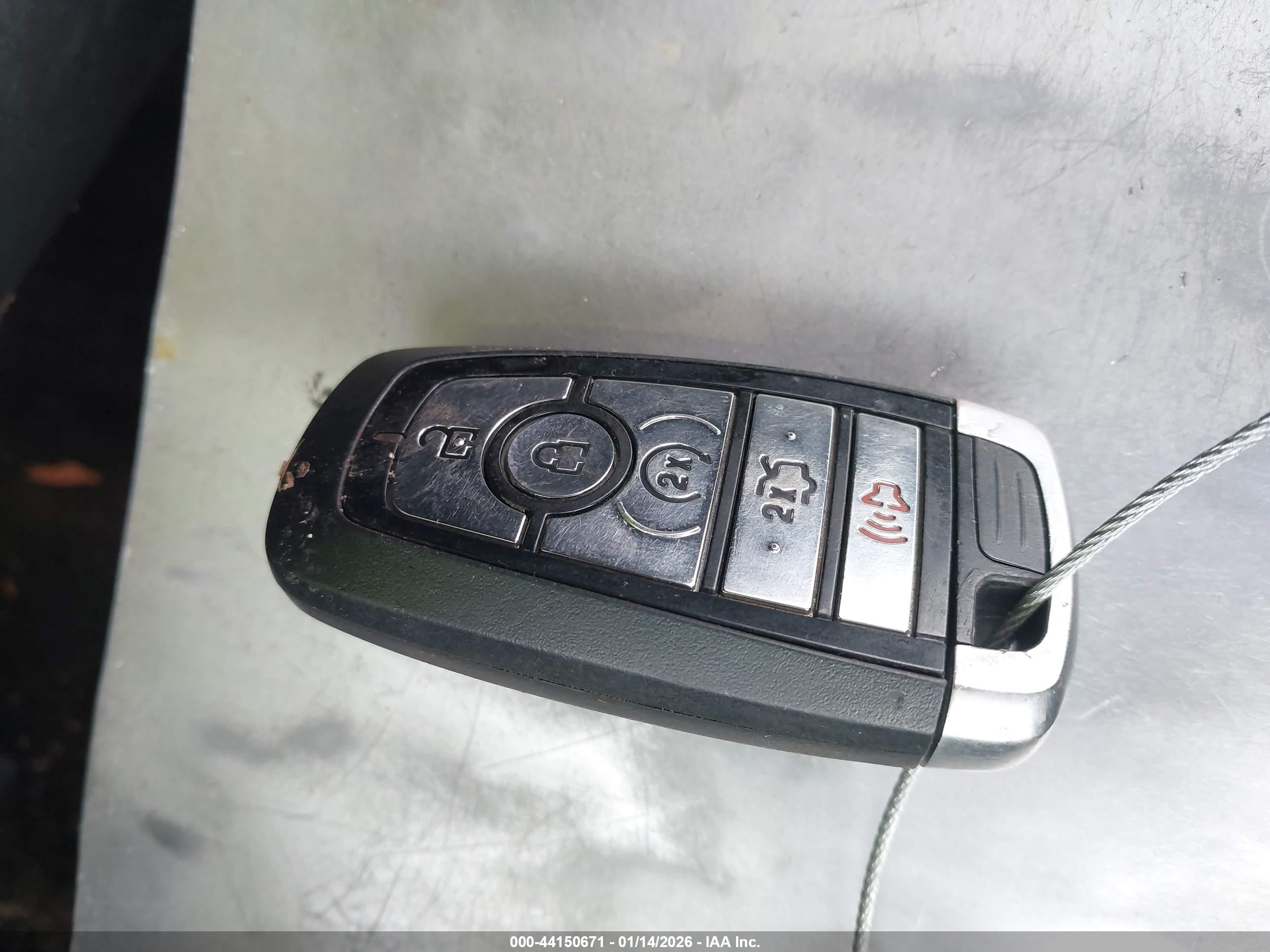 FORD FUSION image 11