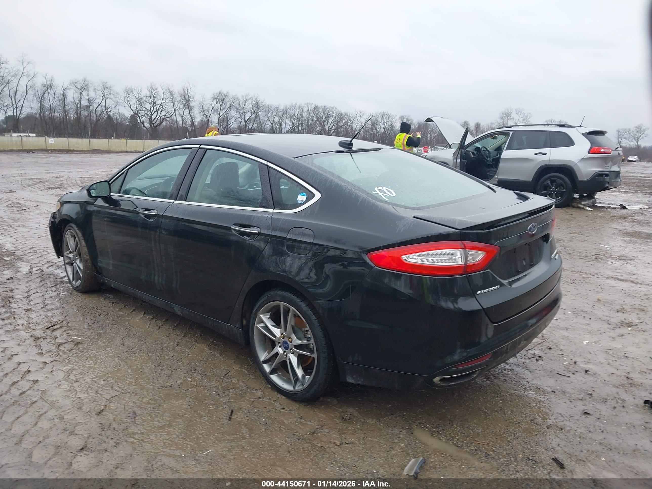 FORD FUSION image 3