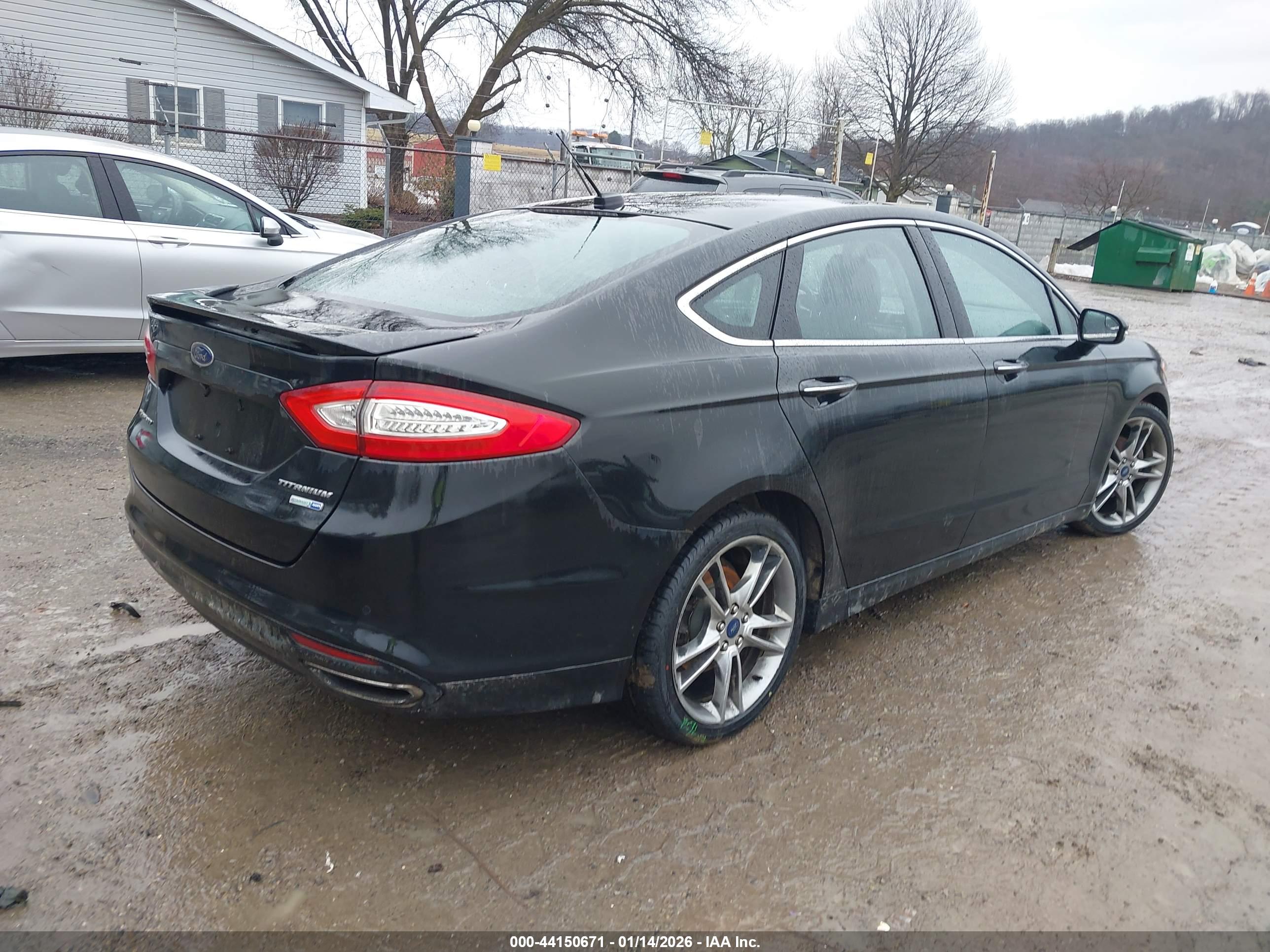 FORD FUSION image 4
