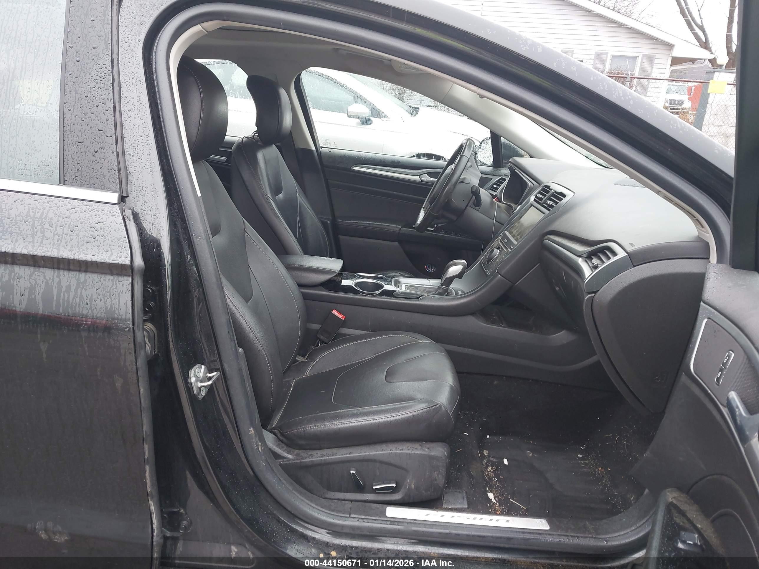 FORD FUSION image 5