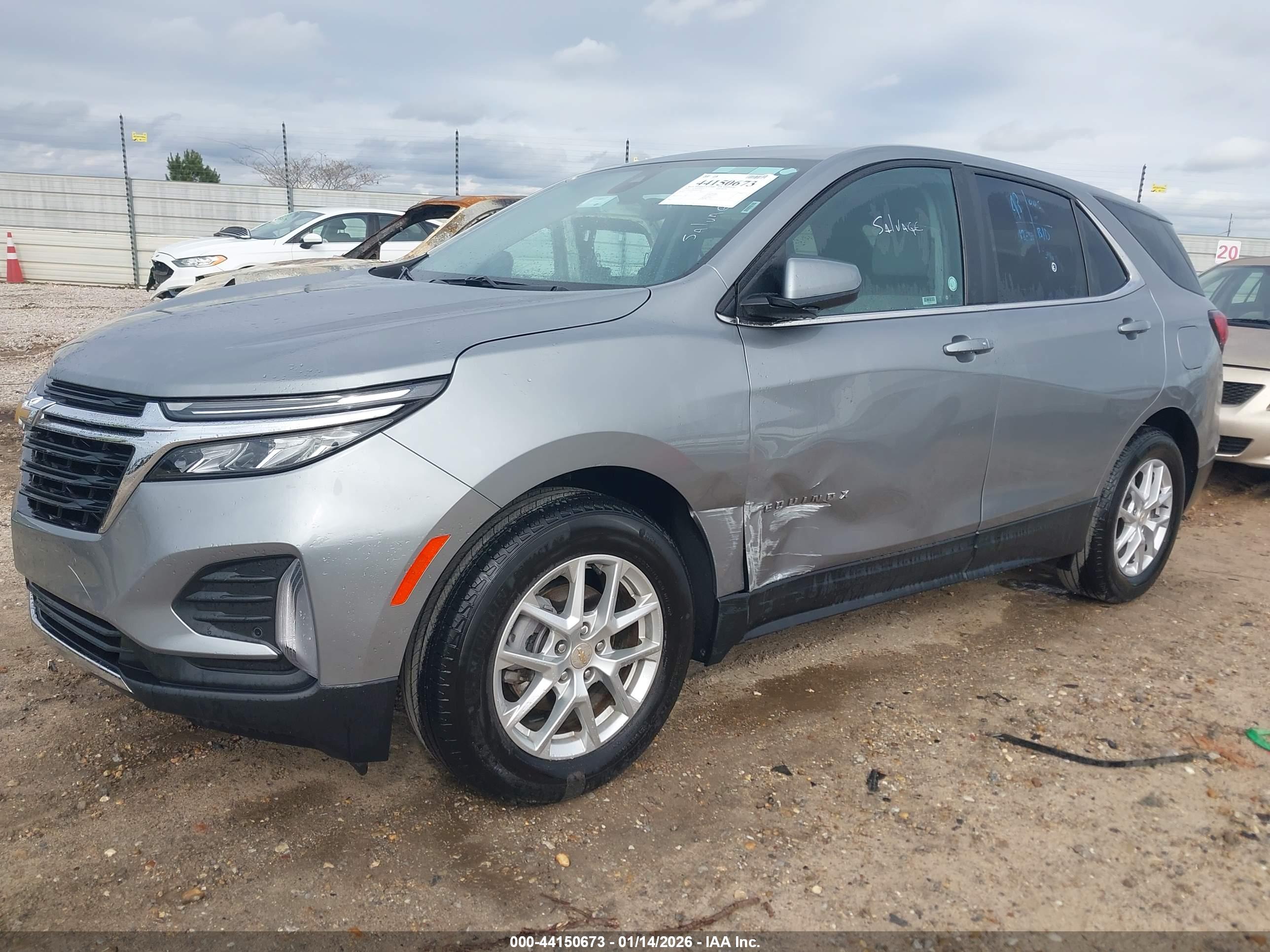 CHEVROLET EQUINOX image 2