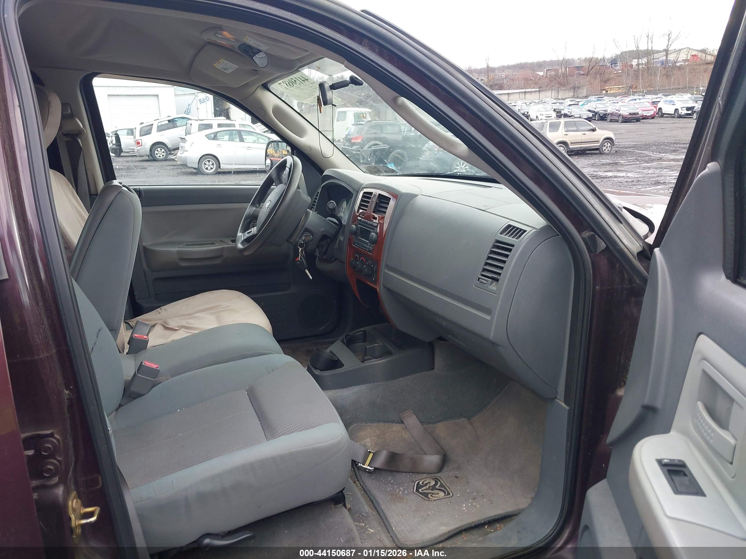 DODGE DAKOTA image 5