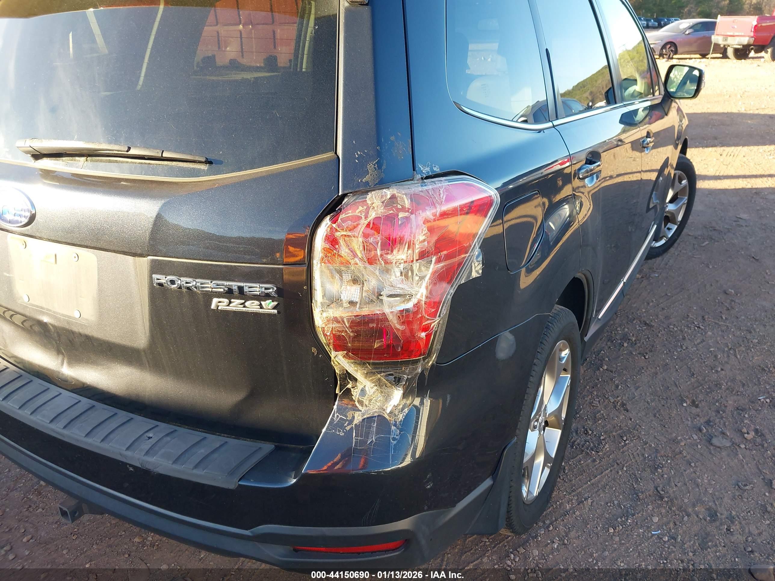SUBARU FORESTER image 6