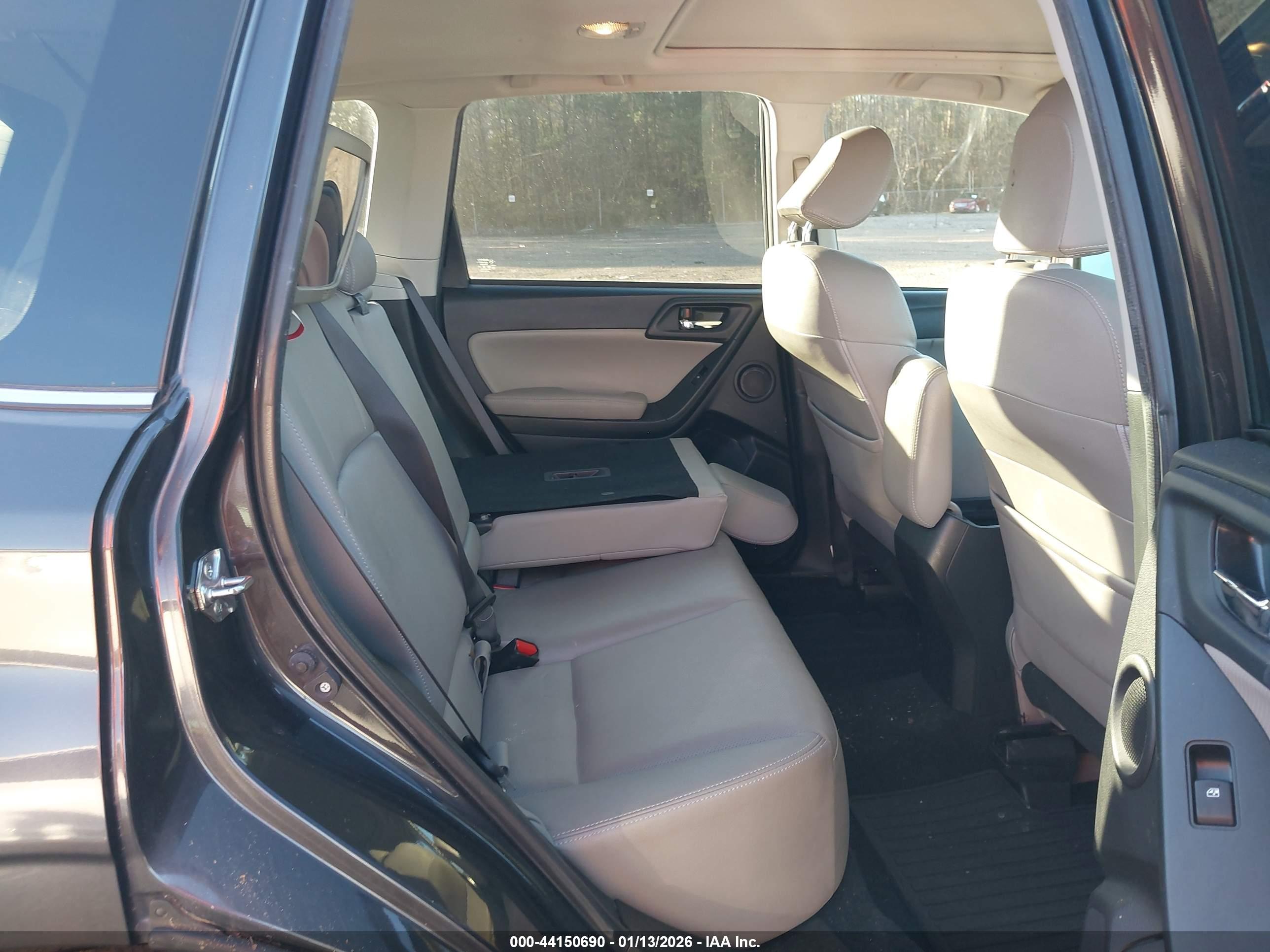 SUBARU FORESTER image 8