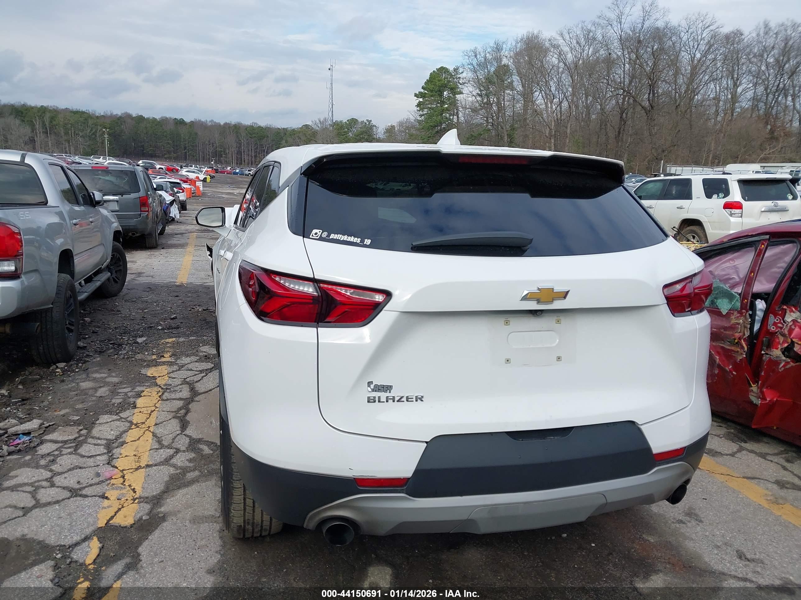CHEVROLET BLAZER image 3