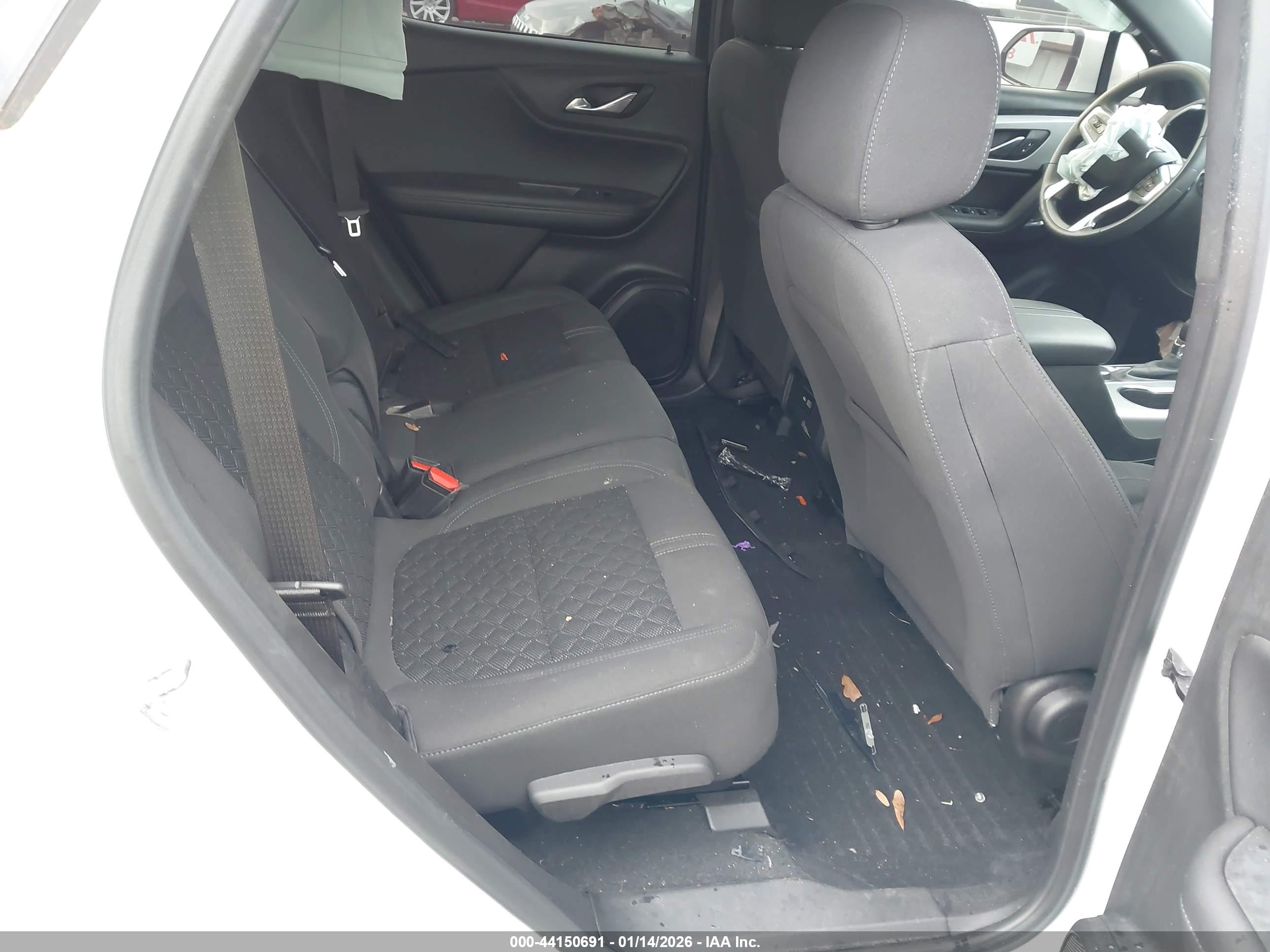 CHEVROLET BLAZER image 8
