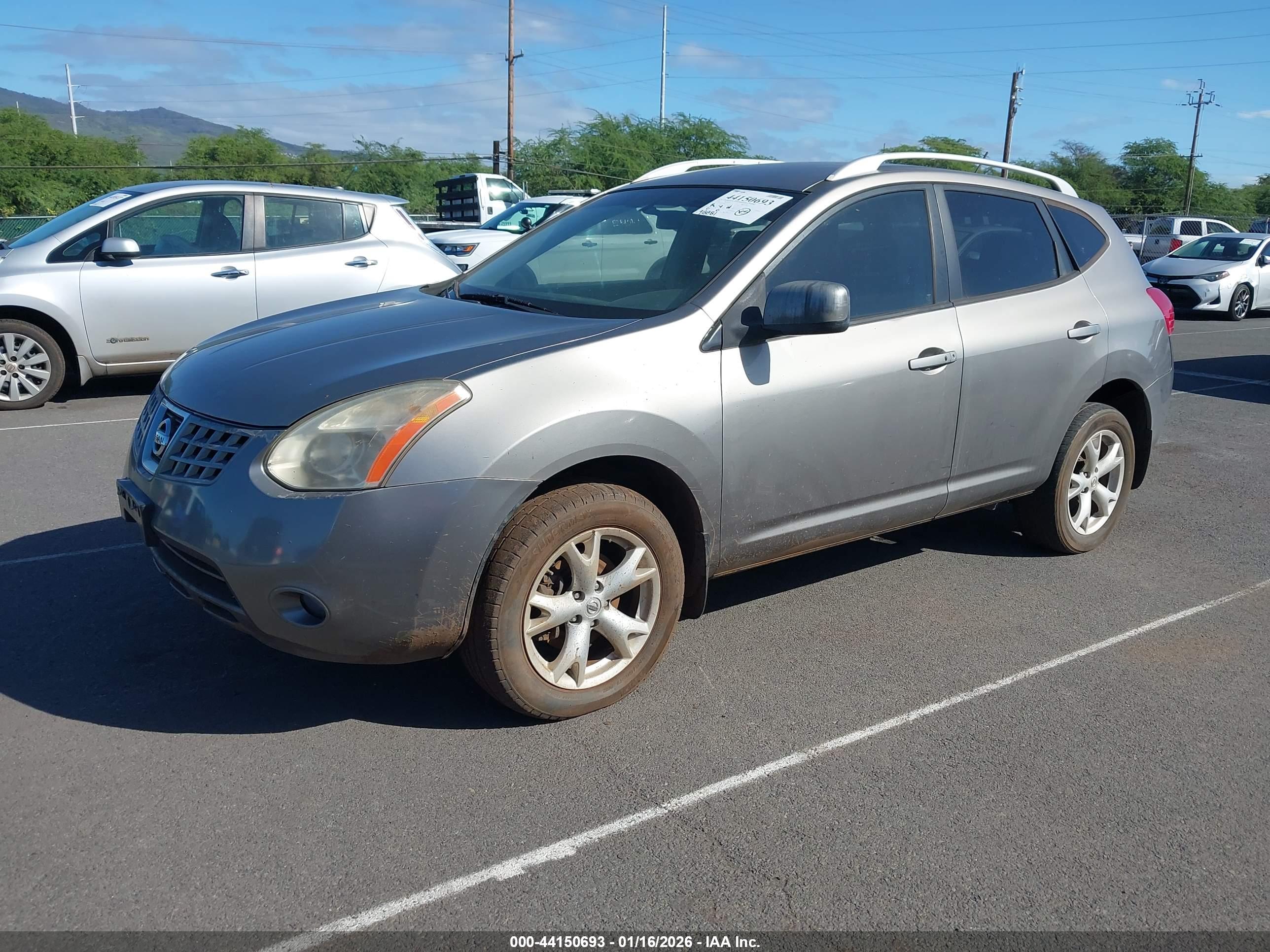 NISSAN ROGUE image 2
