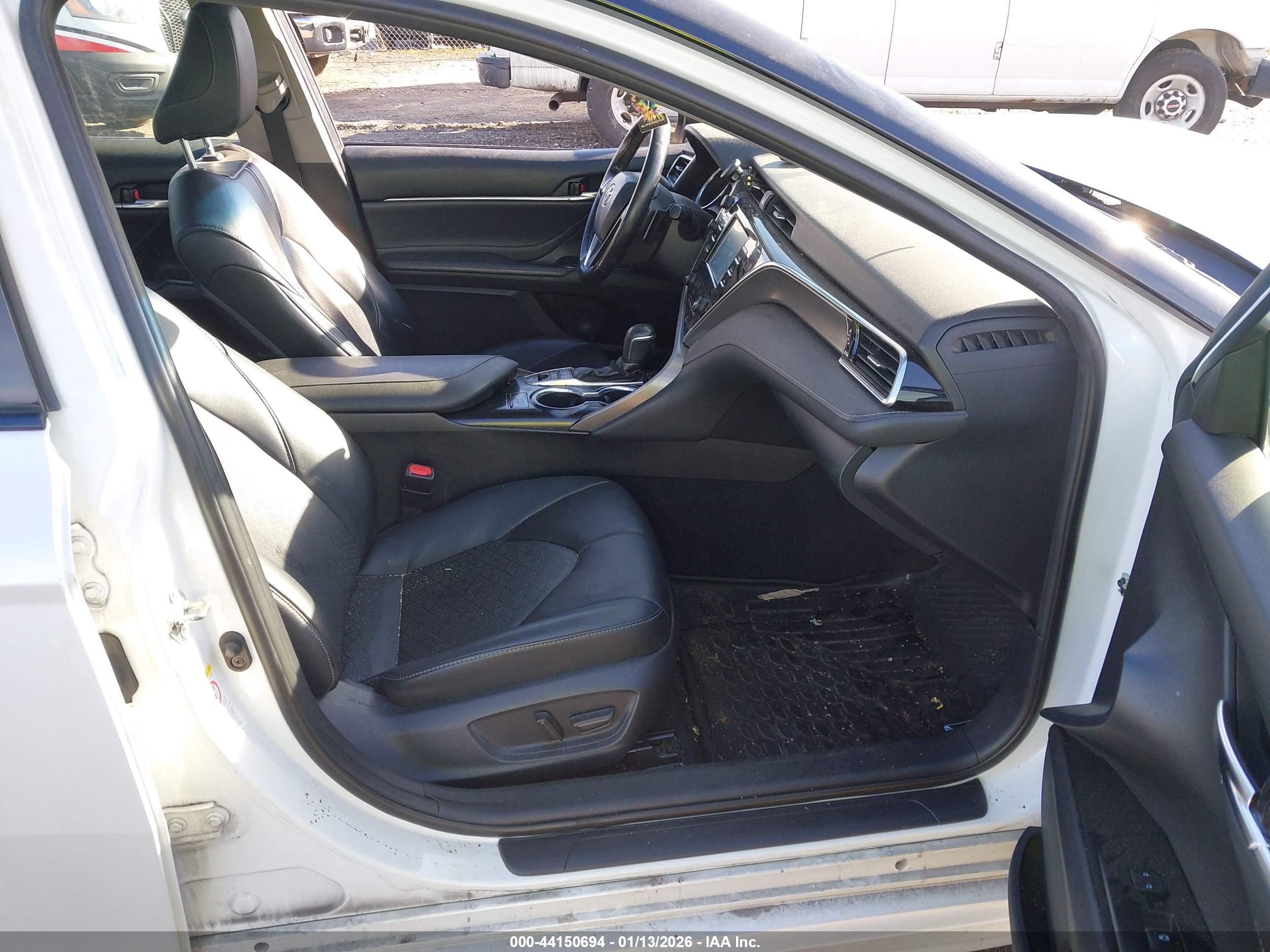 TOYOTA CAMRY image 5