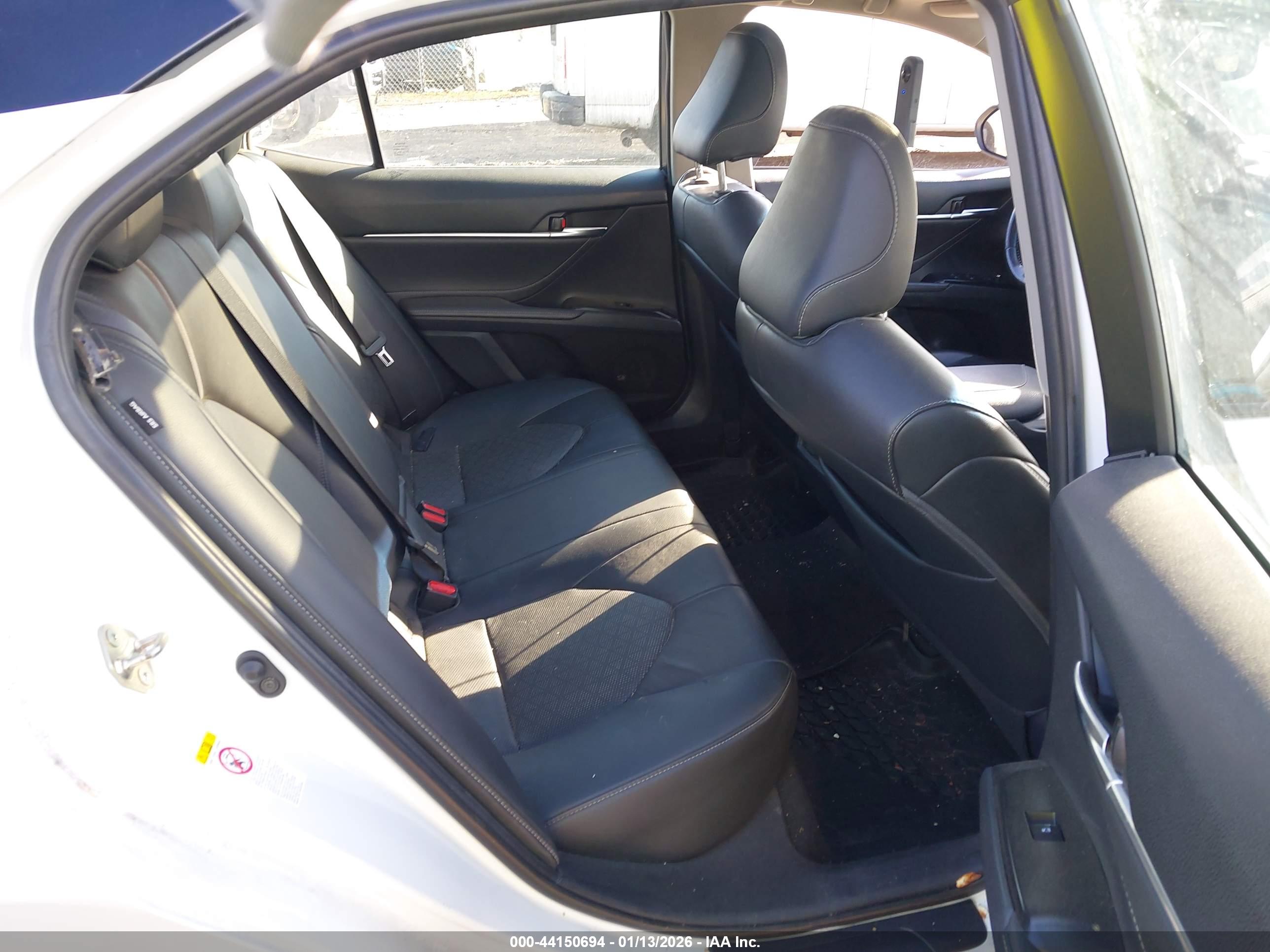 TOYOTA CAMRY image 8