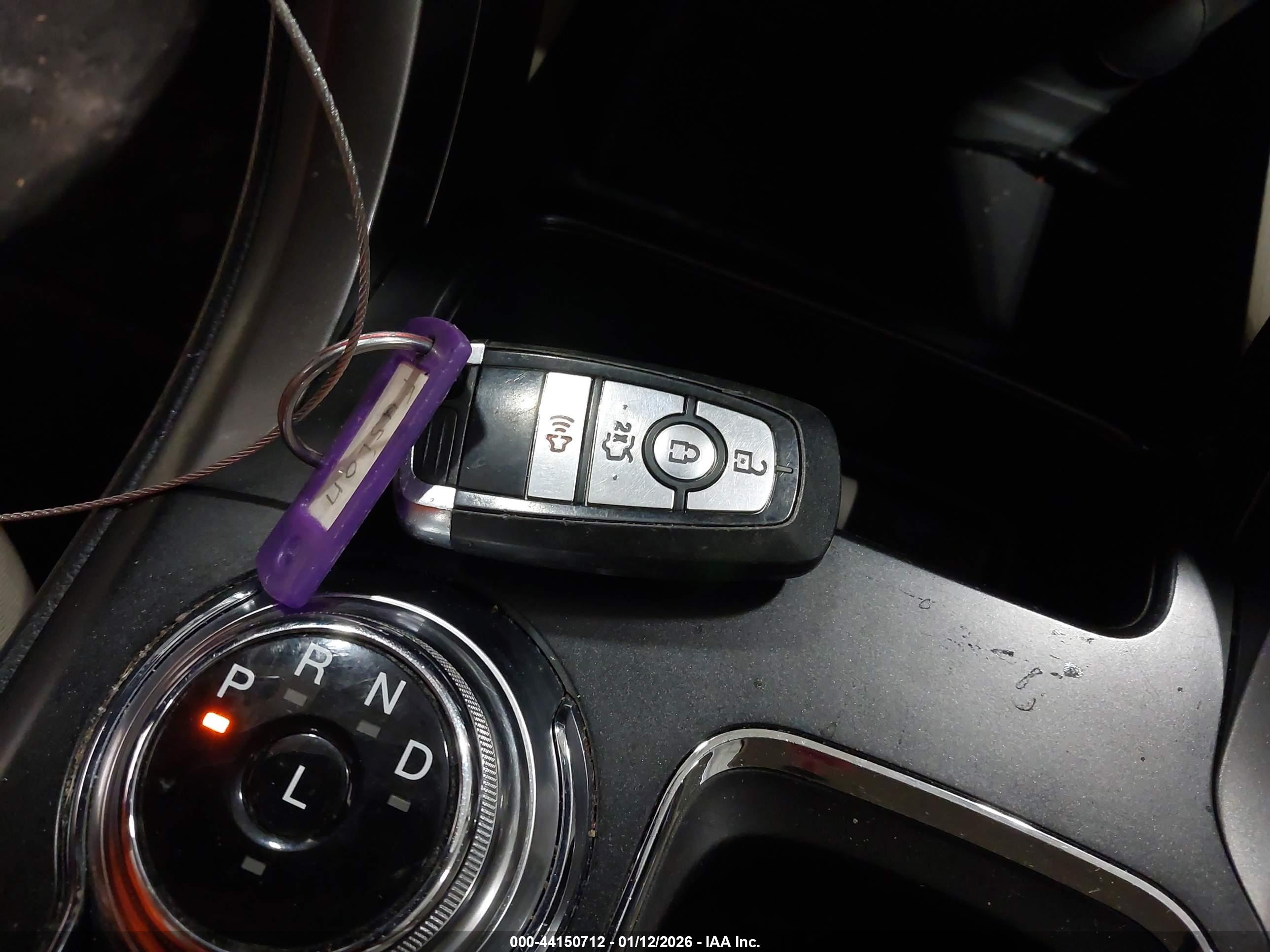 FORD FUSION image 11