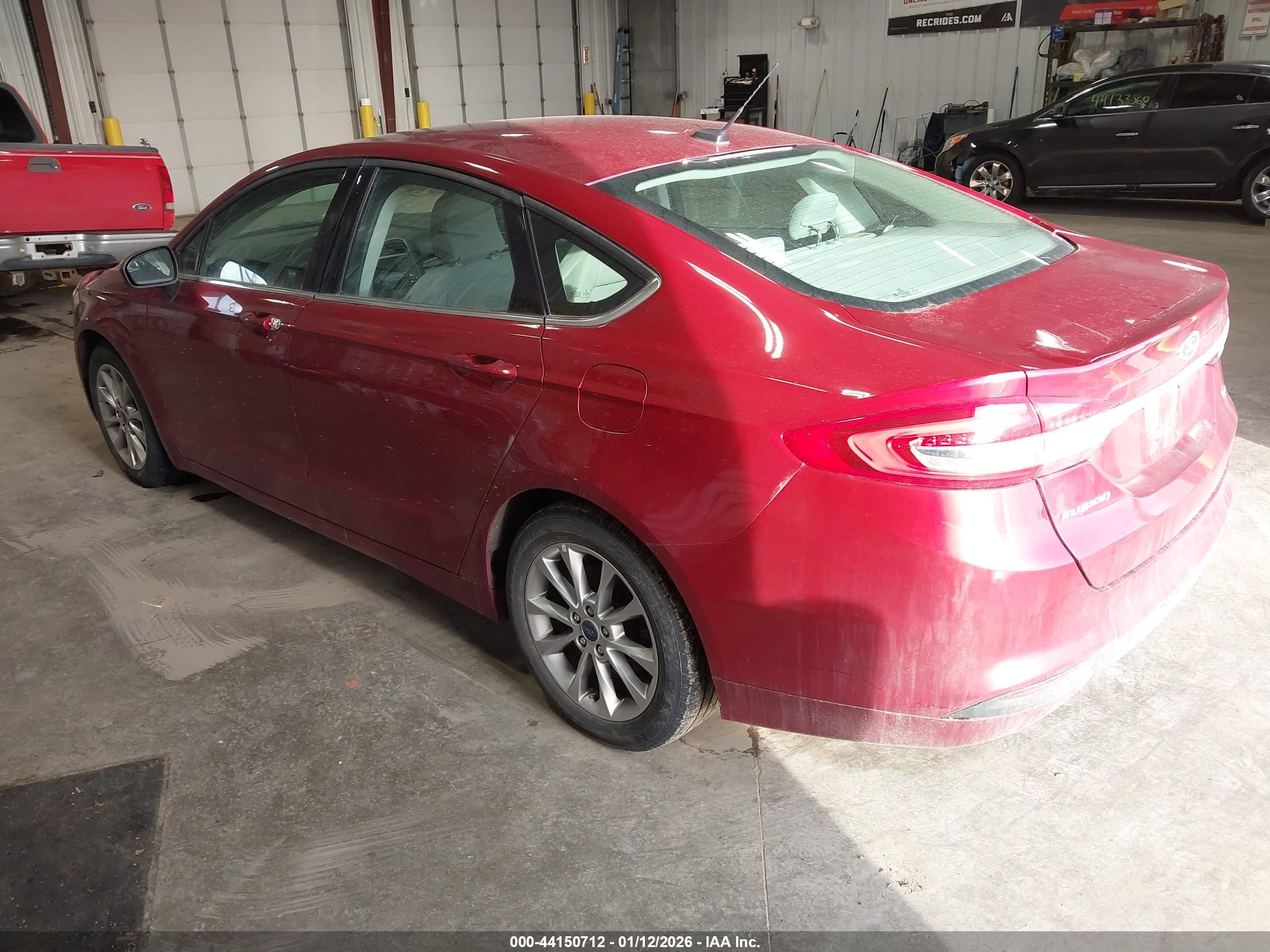 FORD FUSION image 3