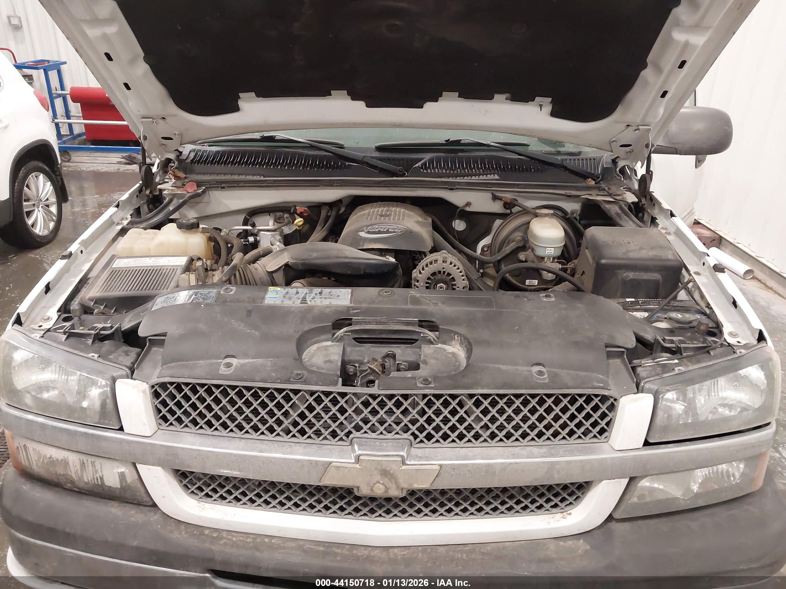 CHEVROLET SILVERADO image 10