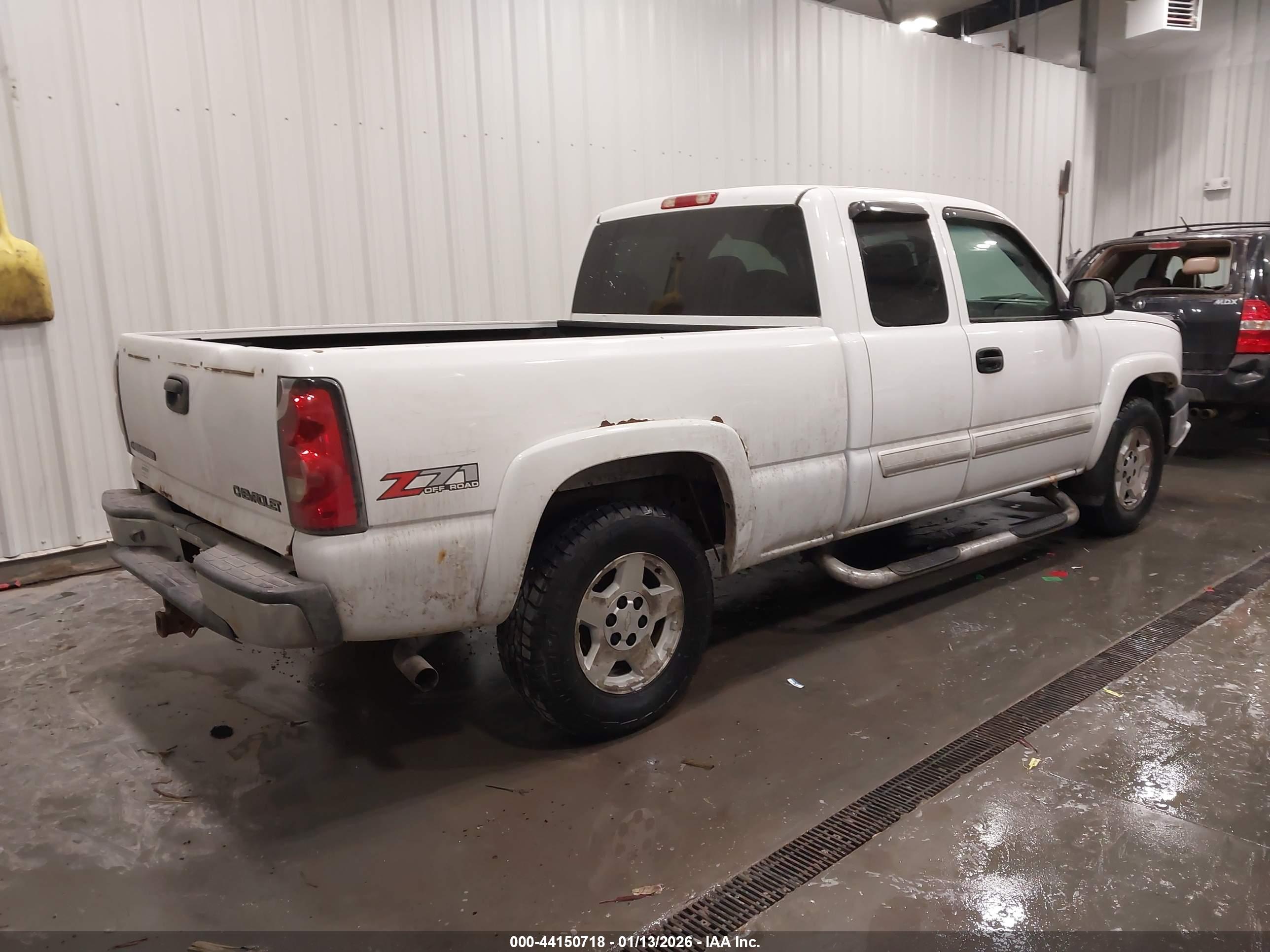 CHEVROLET SILVERADO image 4