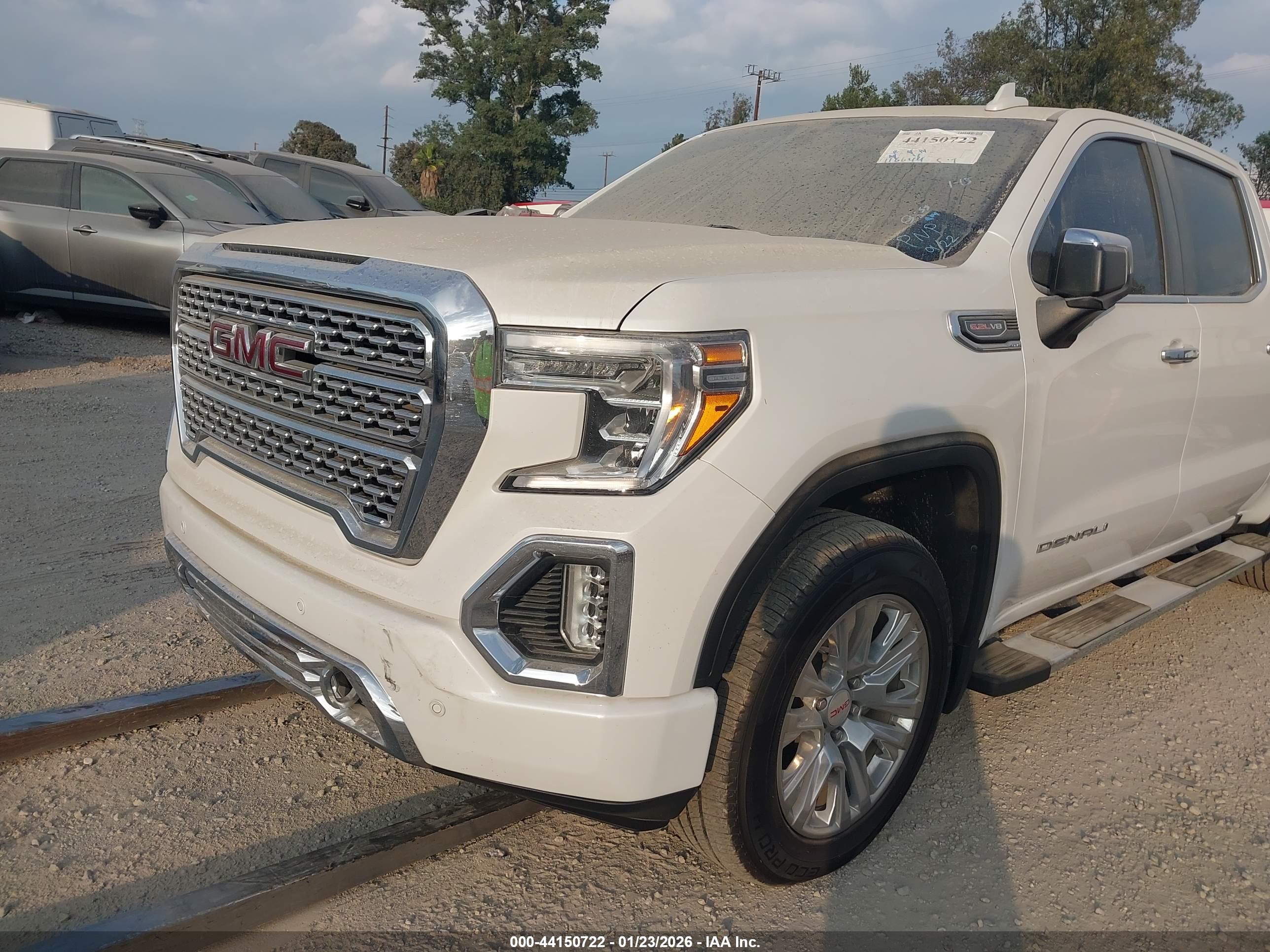 GMC SIERRA image 6