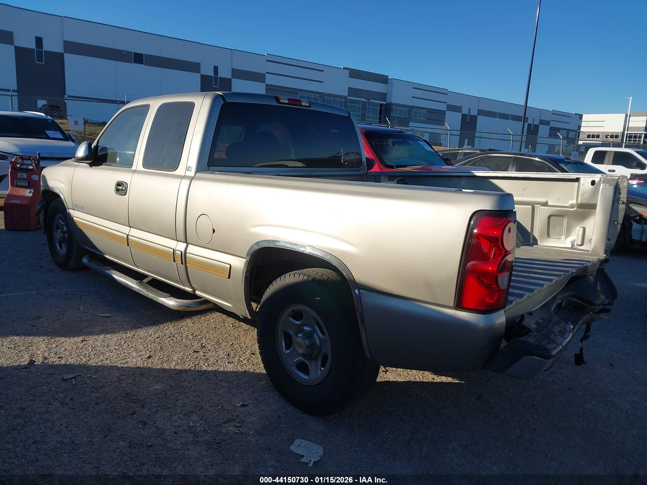 CHEVROLET SILVERADO image 3