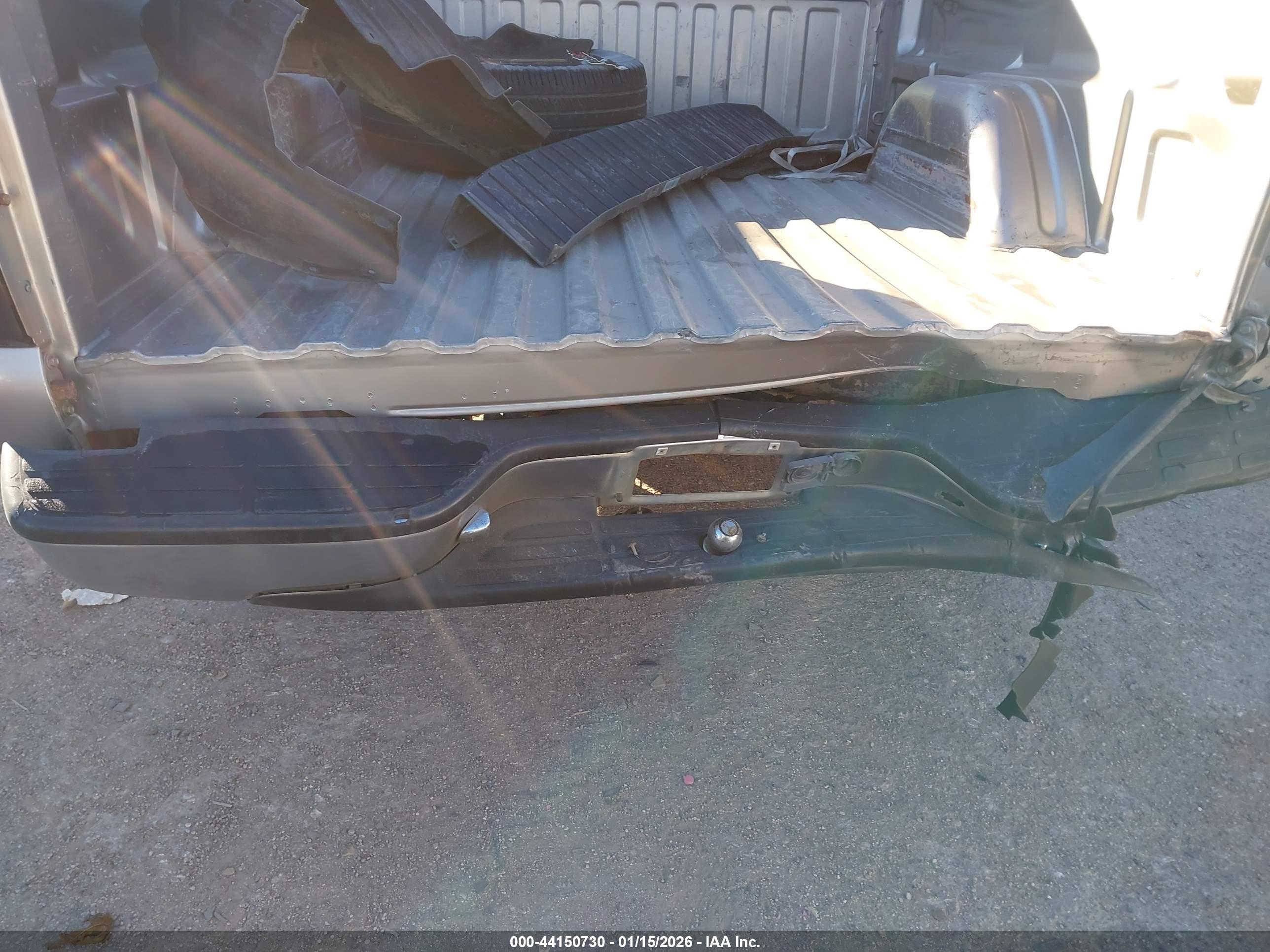 CHEVROLET SILVERADO image 6
