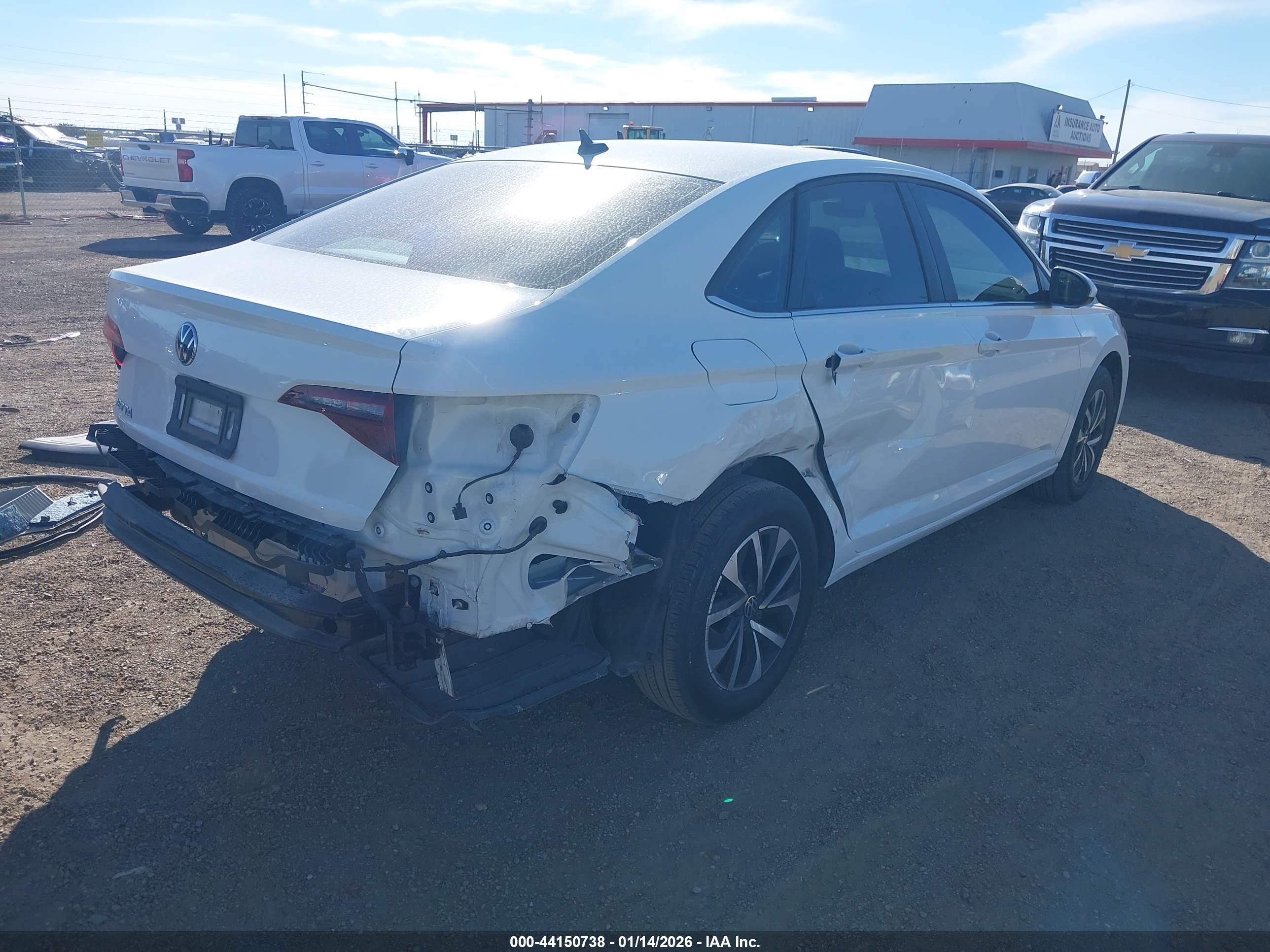 VOLKSWAGEN JETTA image 4