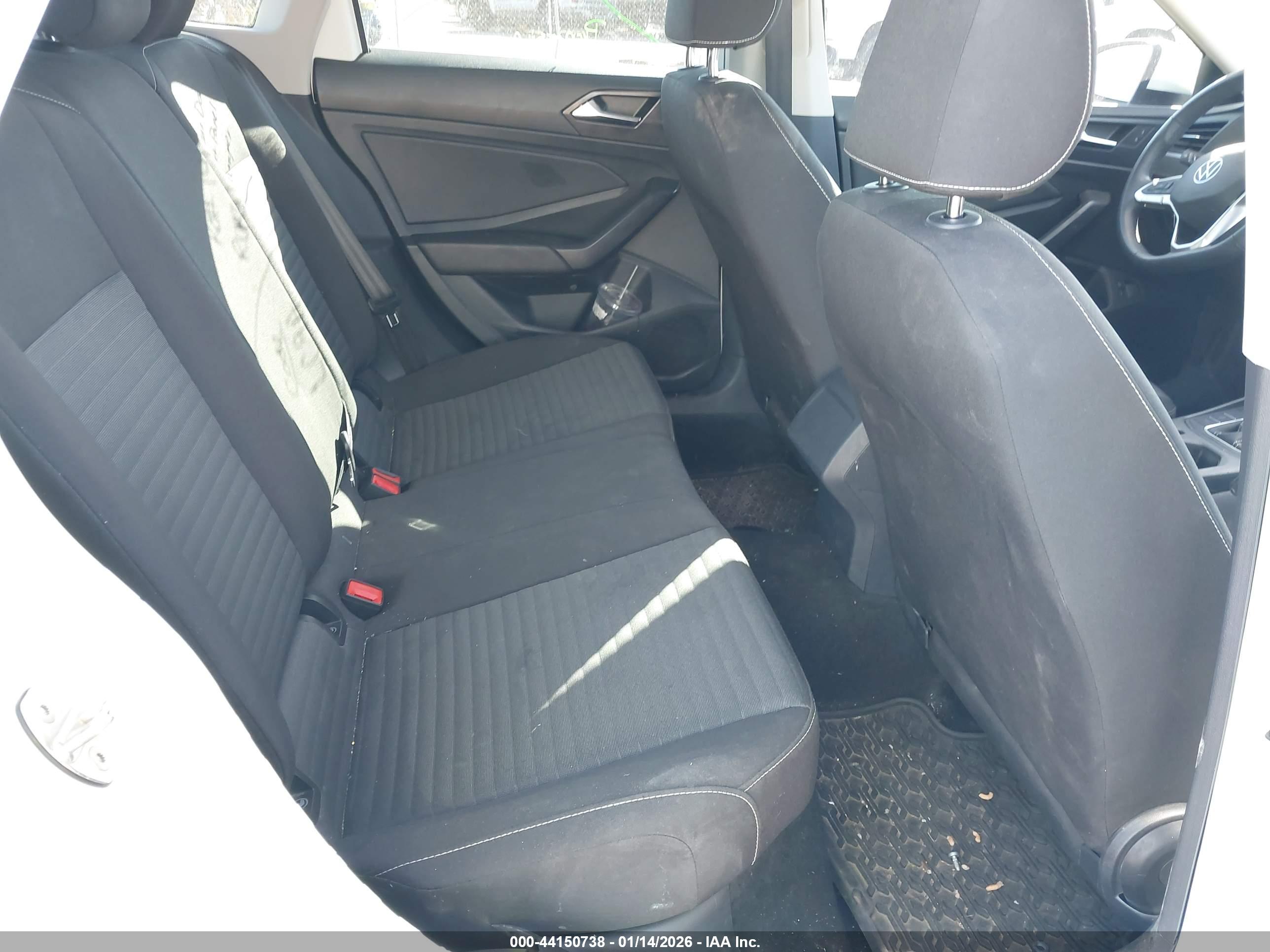 VOLKSWAGEN JETTA image 8