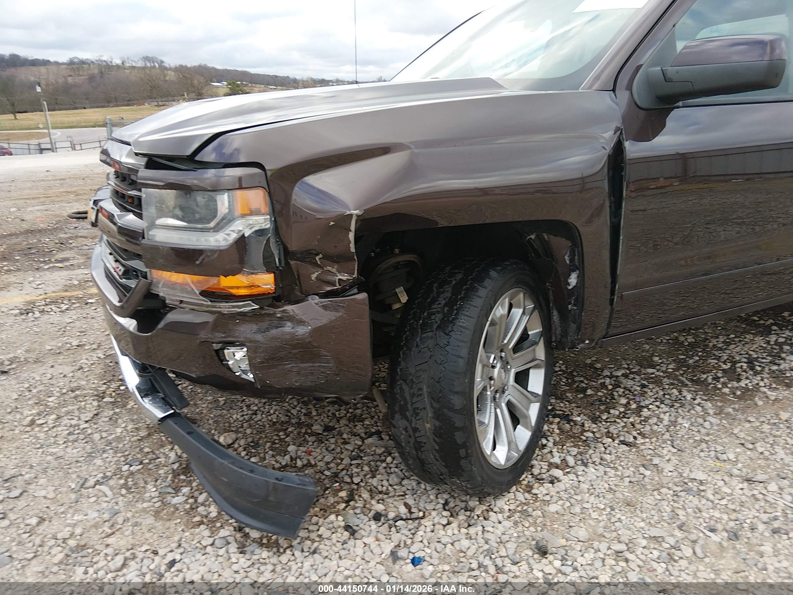 CHEVROLET SILVERADO image 6