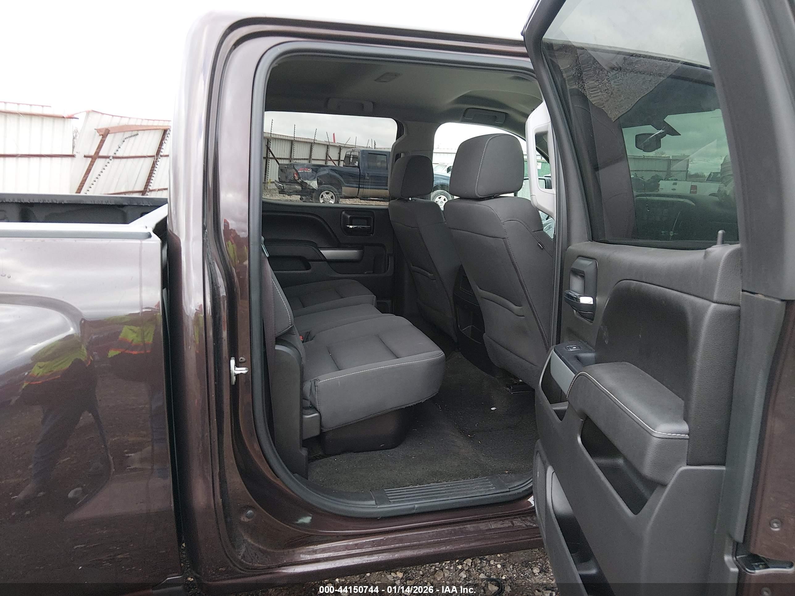 CHEVROLET SILVERADO image 8