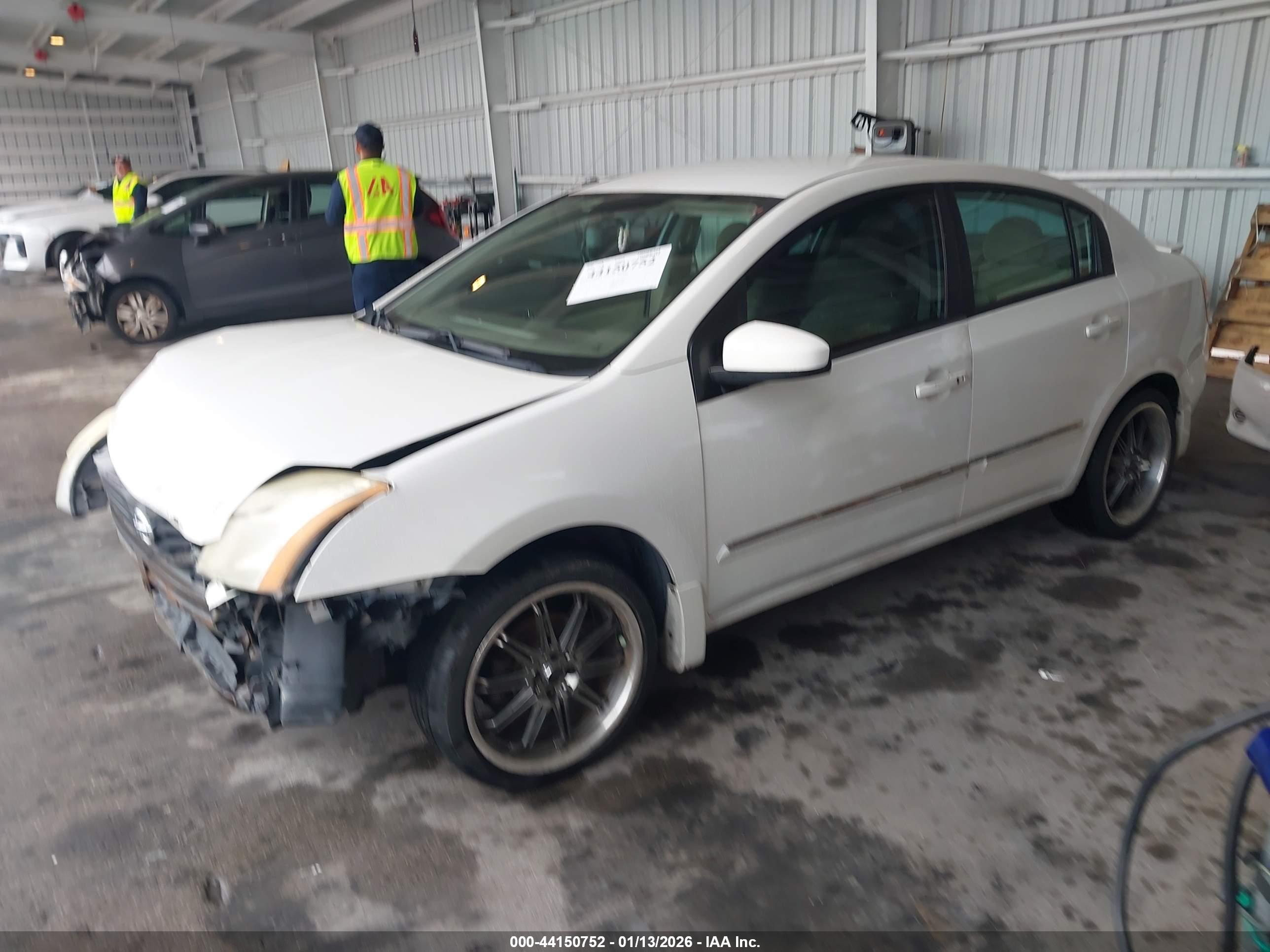 NISSAN SENTRA image 2