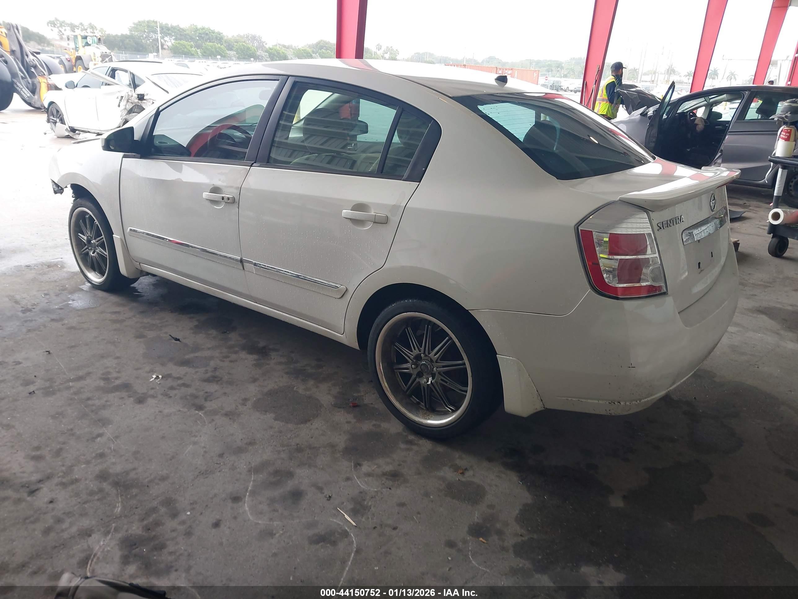 NISSAN SENTRA image 3